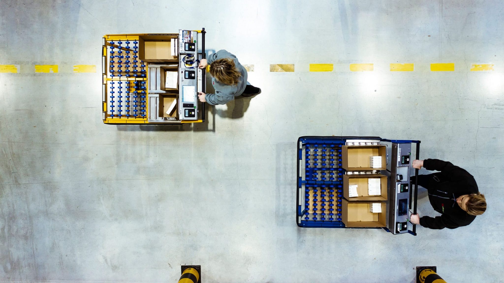 photo au drone sur la gestion de la manutention dans un entrepôt en Pologne pour FM Logistic