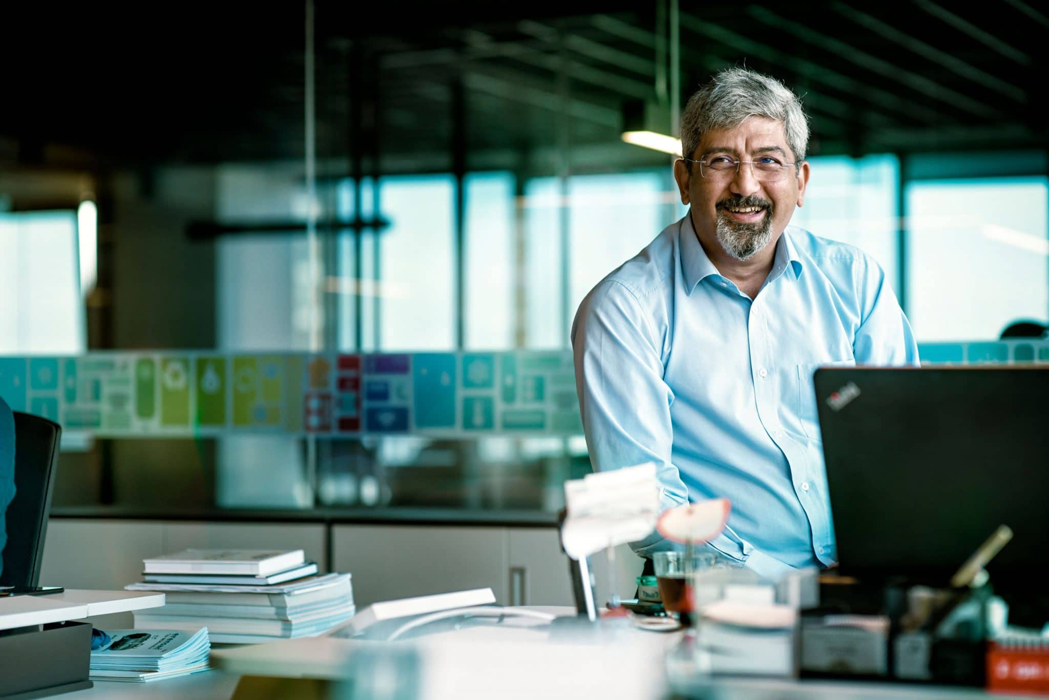 Reportage du photographe corporate Patrick Sordoillet chez Erensan dans les bureaux à istanbul