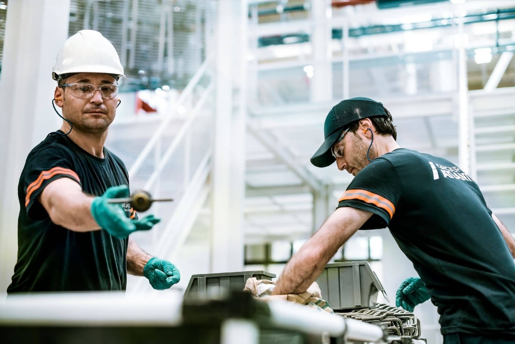 sur le chaine de production des Radiateurs, panneaux rayonnants et convecteurs électriques à l'usine dIzmir pour le Groupe Atlantic