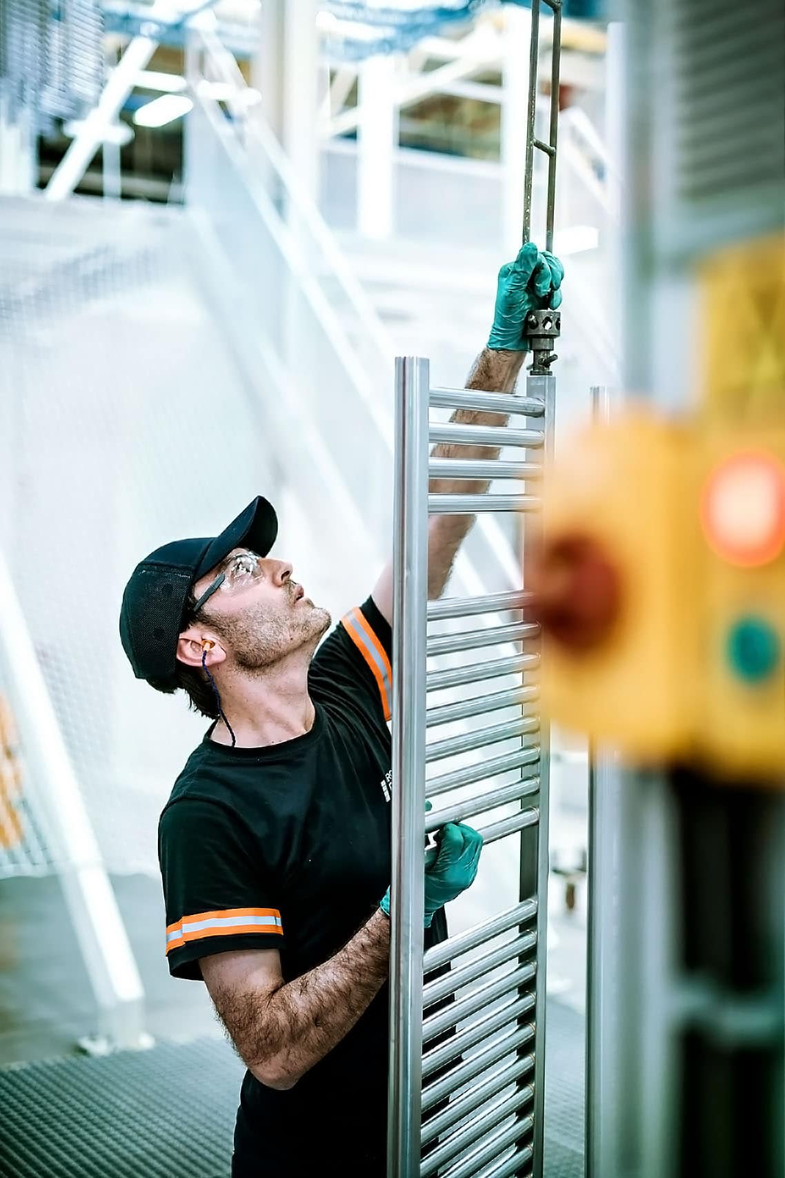 reportage photo en usine pour le Groupe Atlantic sur la chaine de production des sèche-serviettes à Izmir