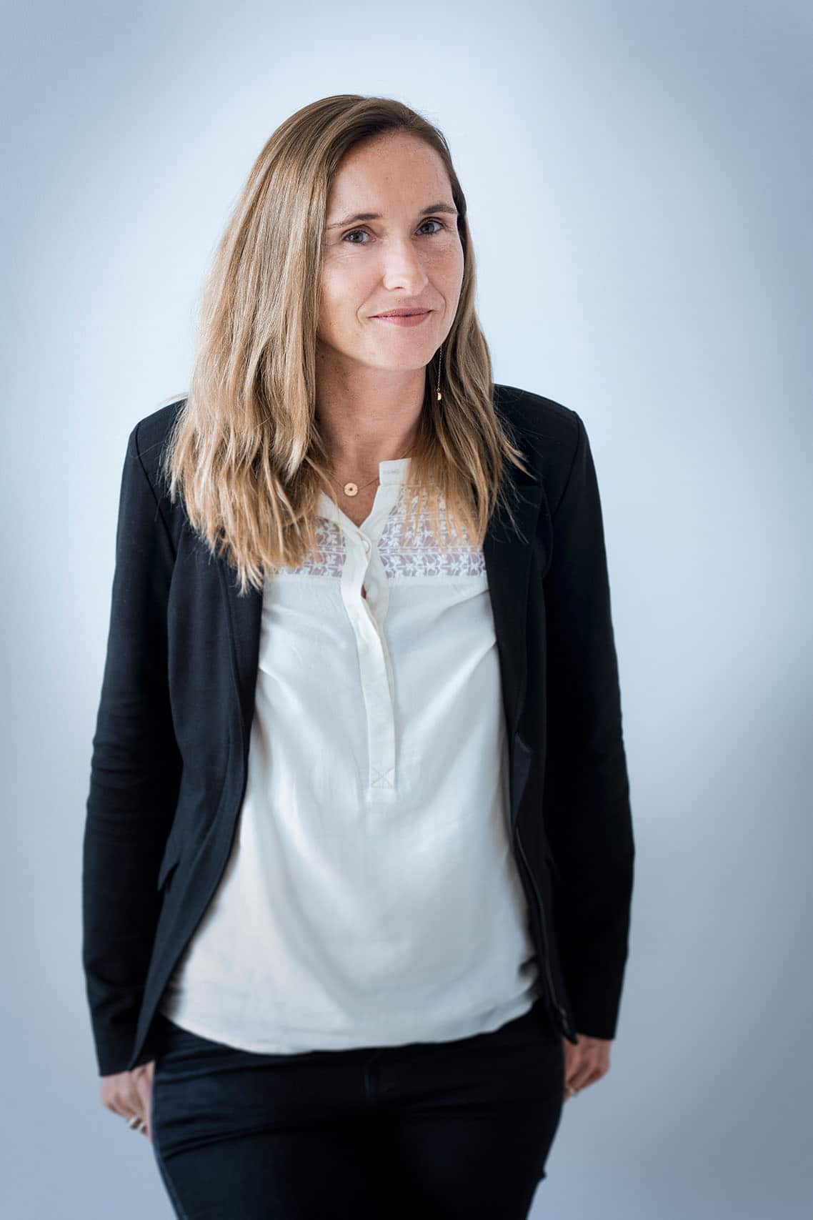 Portrait corporate d'Odile Broglin, présidente et co-fondatrice des crèches People & baby