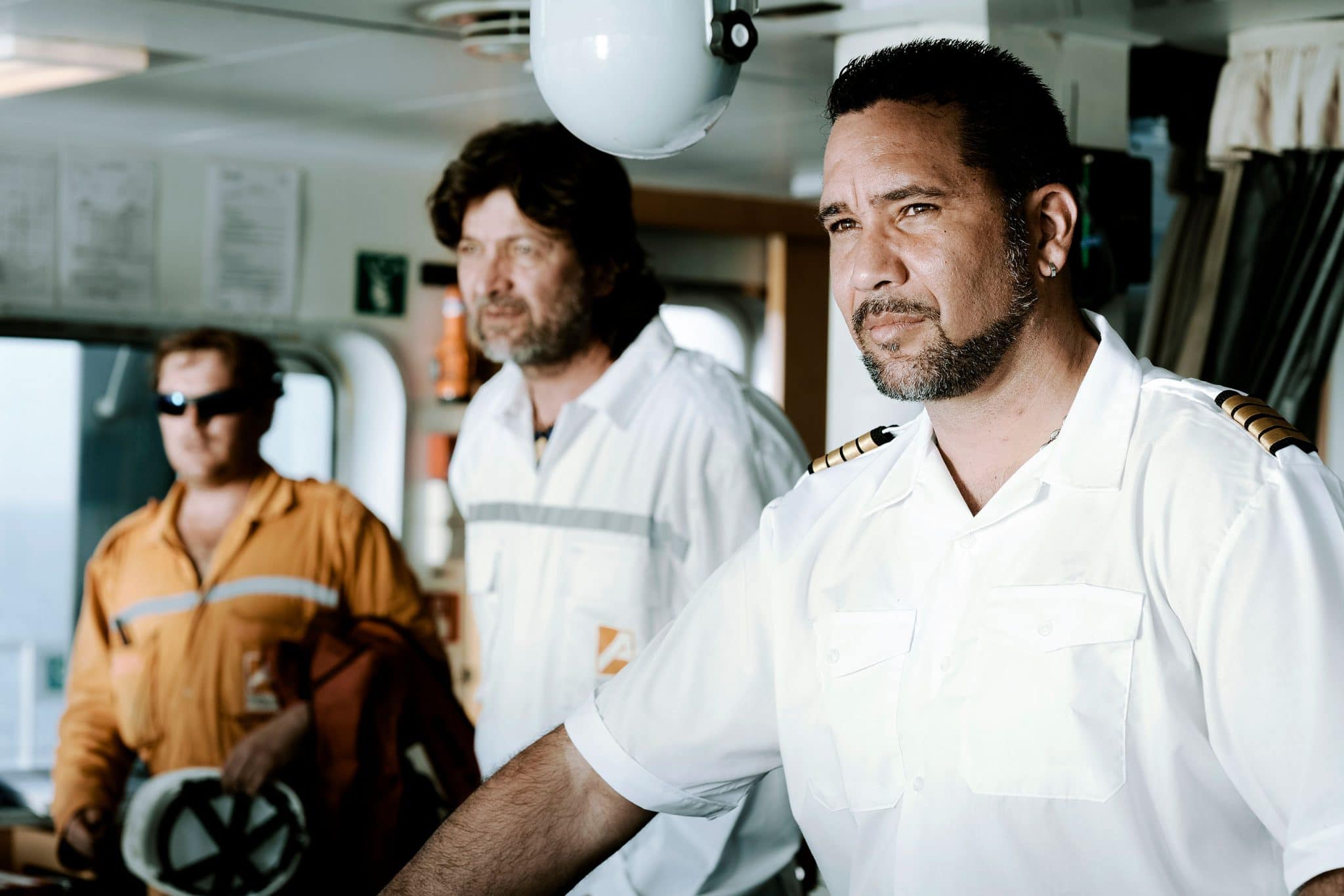 Certification BOSIET.Portrait industriel du capitaine du Mamona Serenity à la manoeuvre en Namibie pour Promar-Offshore