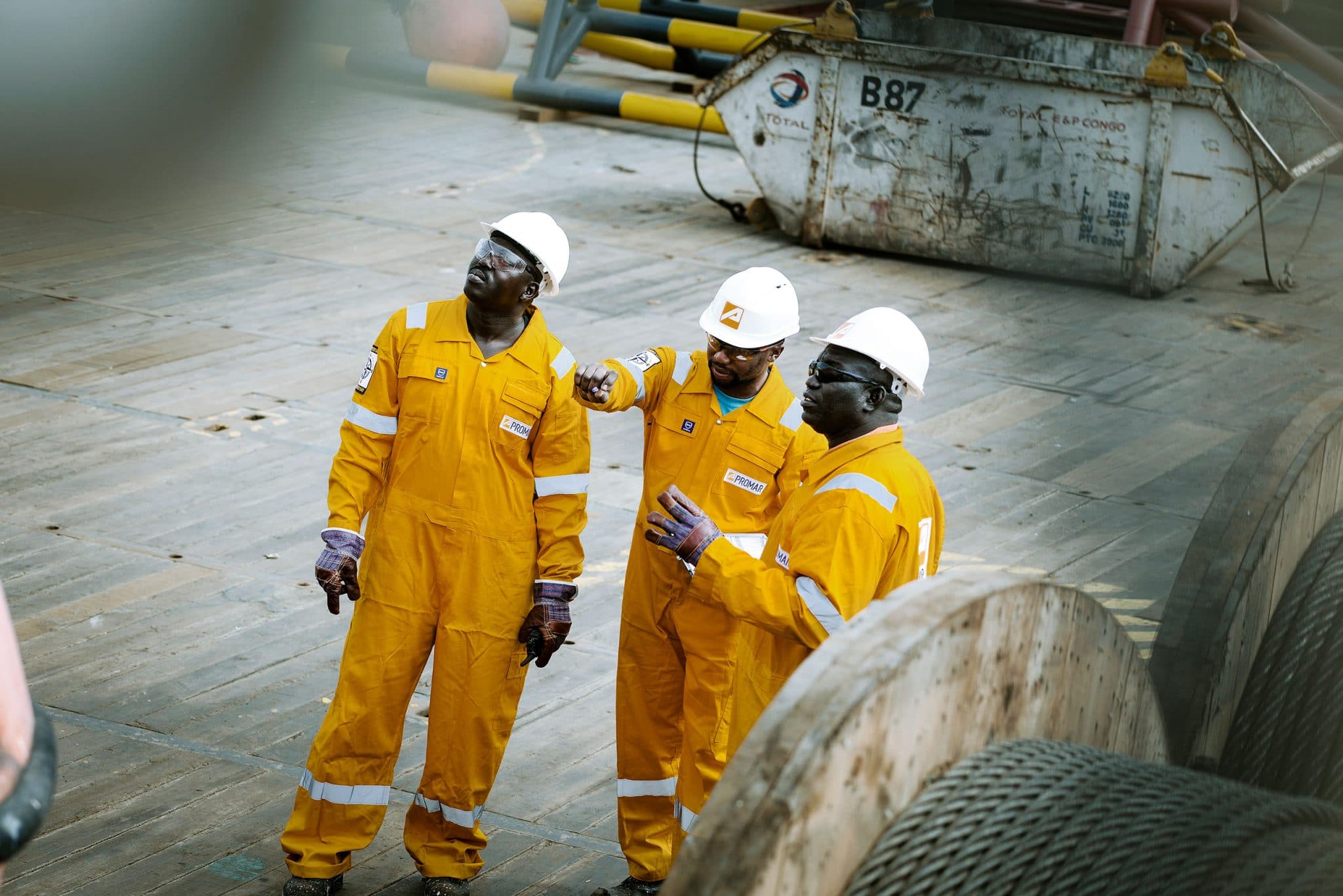 Photographe offshore dans le monde entier. Equipage du Mamona Serenity en escale à Walvis Bay. reportage industrel pour Promar-Offshore