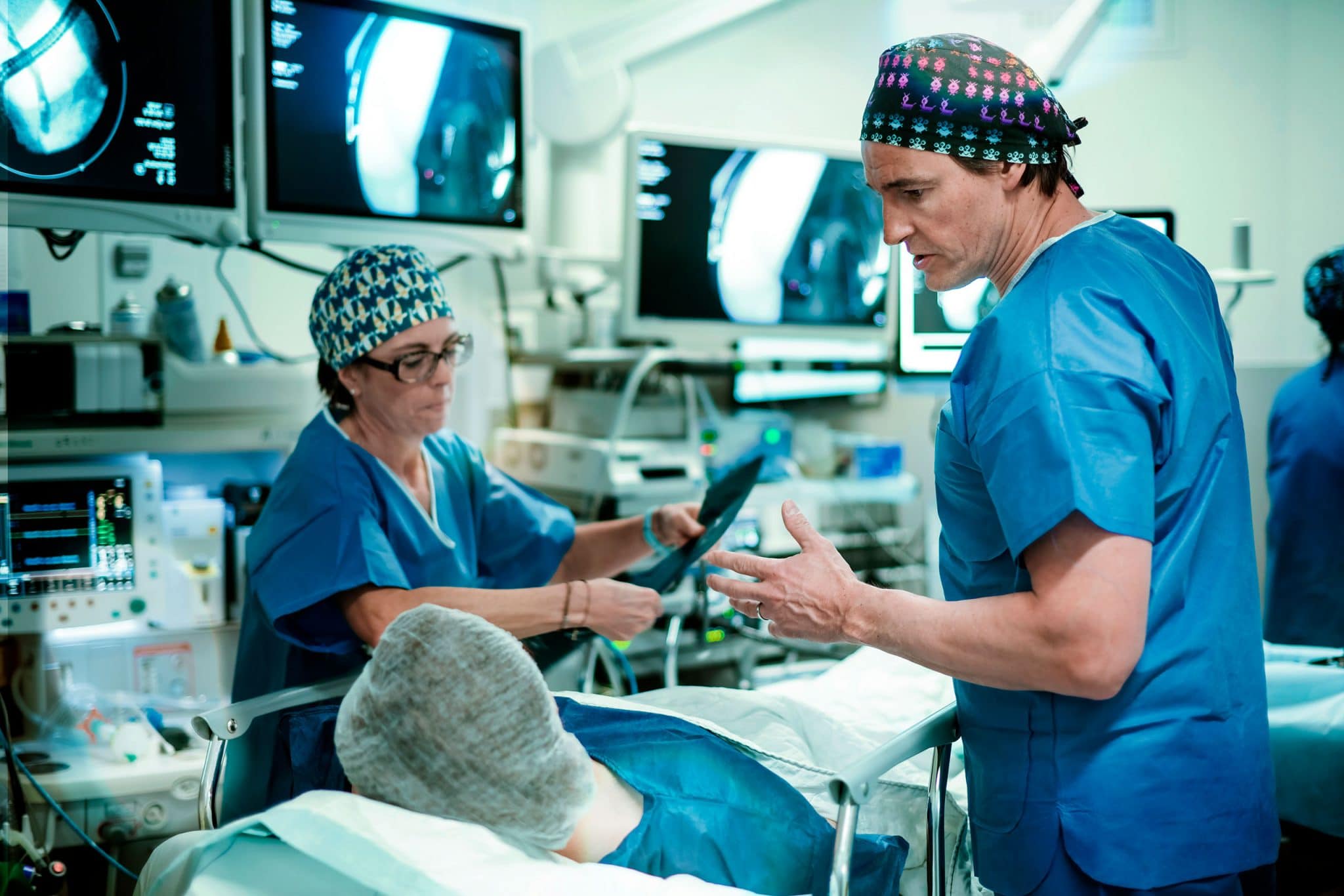 Reportage photo au bloc opératoire. Préparation d'un patient avant l'intervention chirurgicale. groupe Ramsay Santé