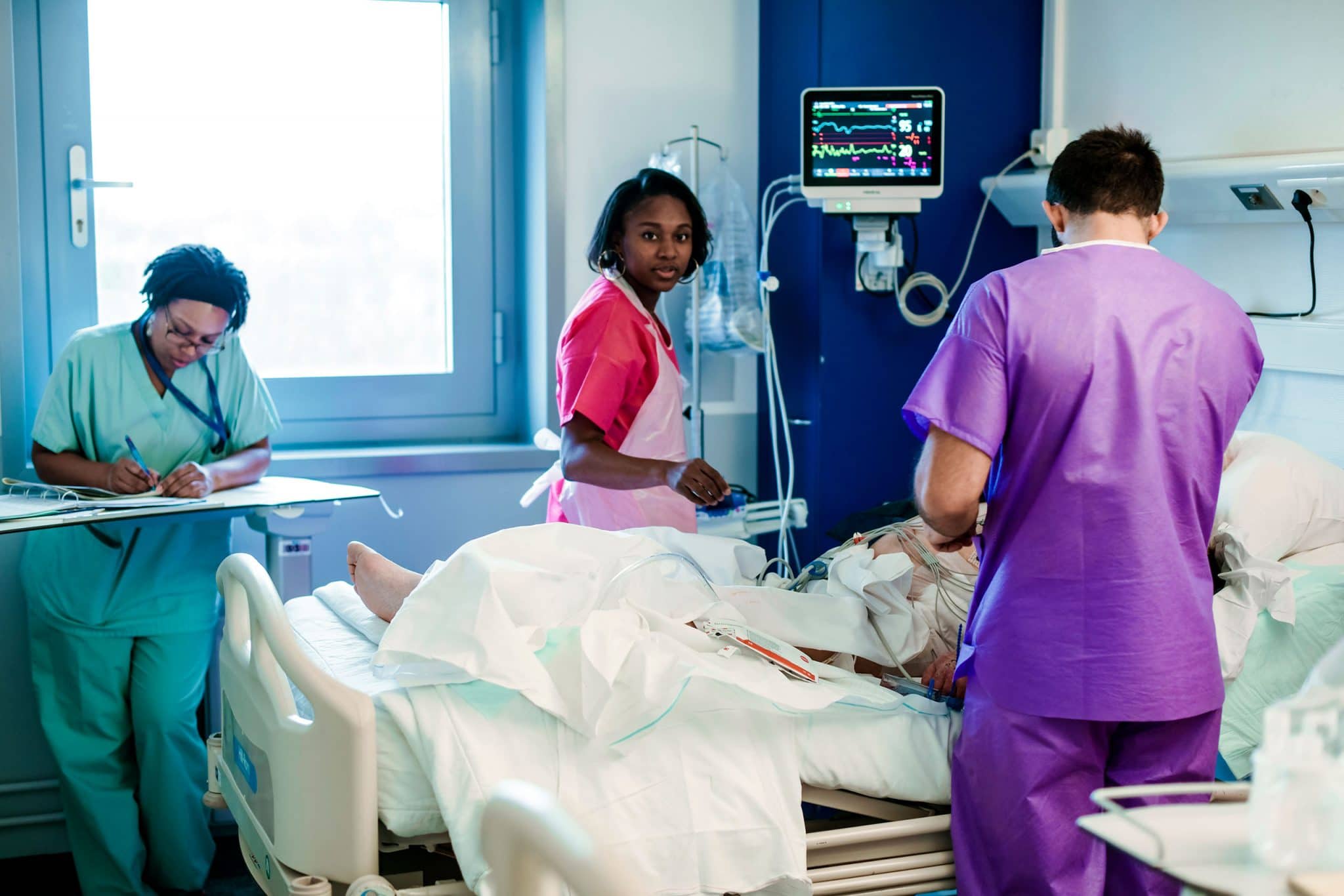 Reportage photo médical. Soins dans une chambre d’hôpital du groupe Ramsay santé