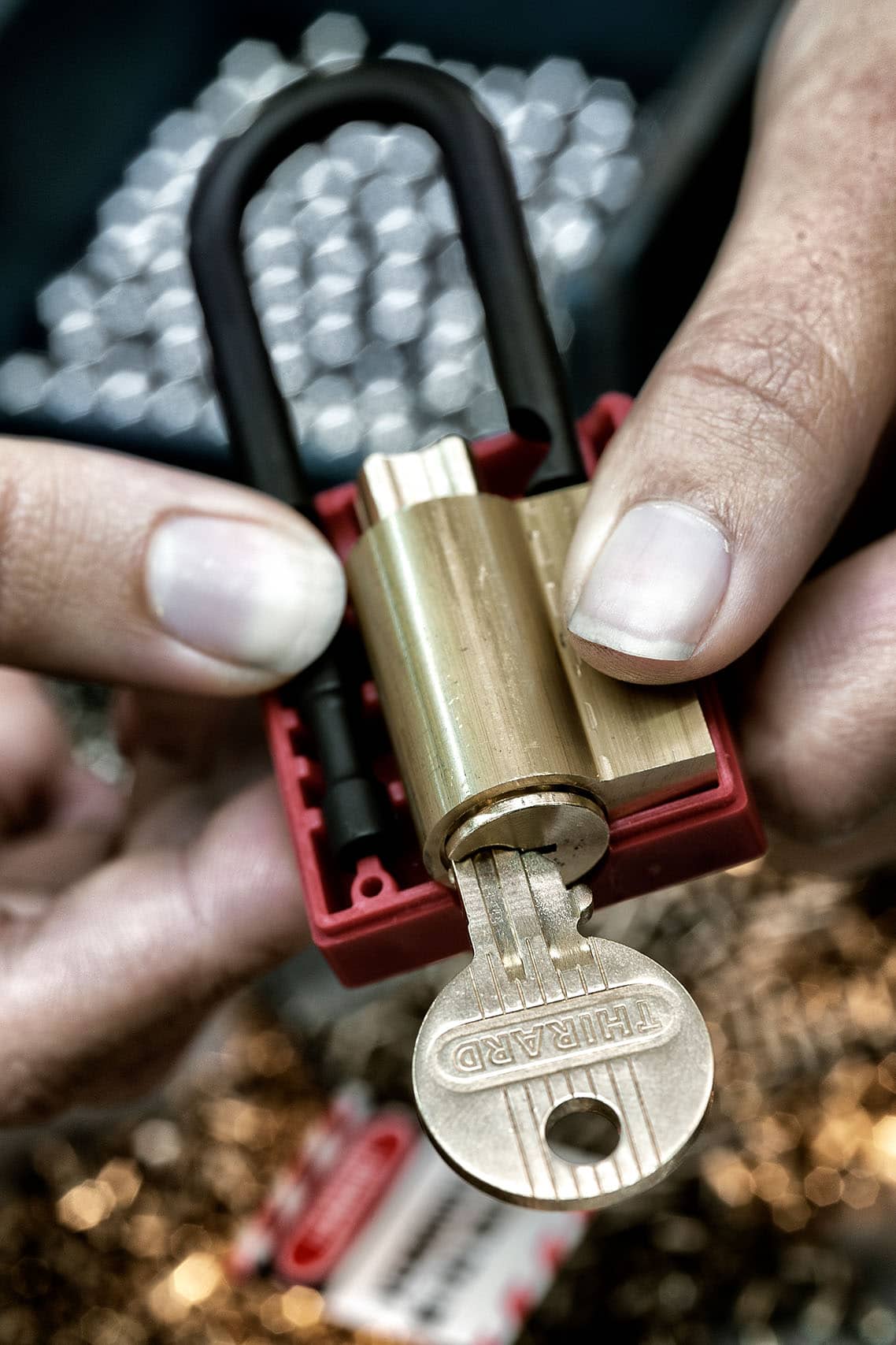 Détail du mécanisme d'un cadenas fabriqué par Thirard