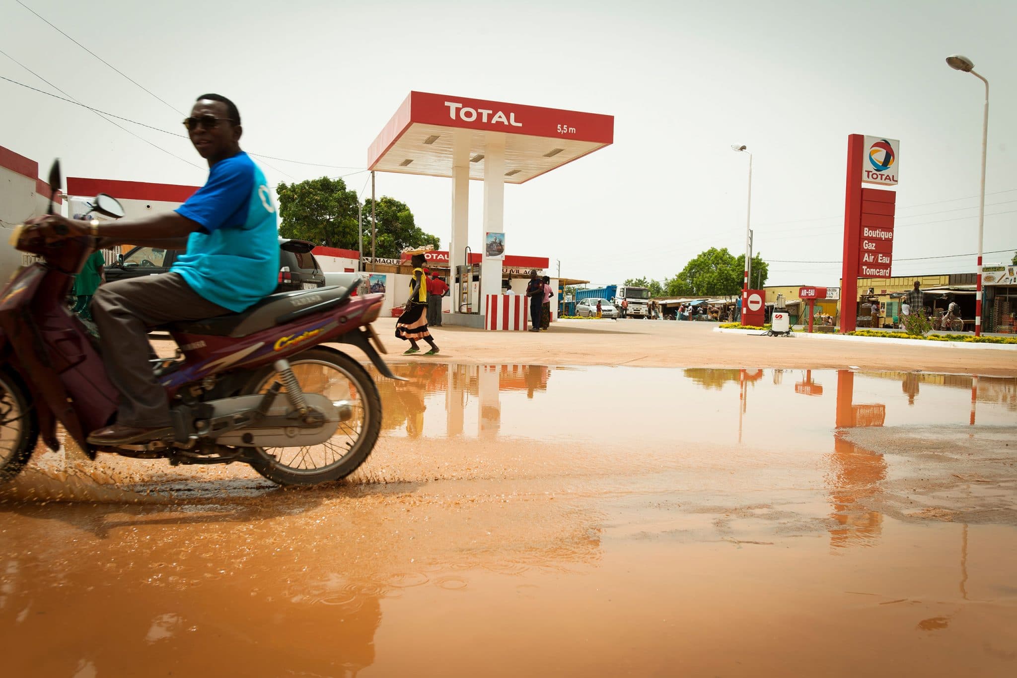 Reportage photo à la station TOTAL de Zorgho, 100 km de Ouagadougou.