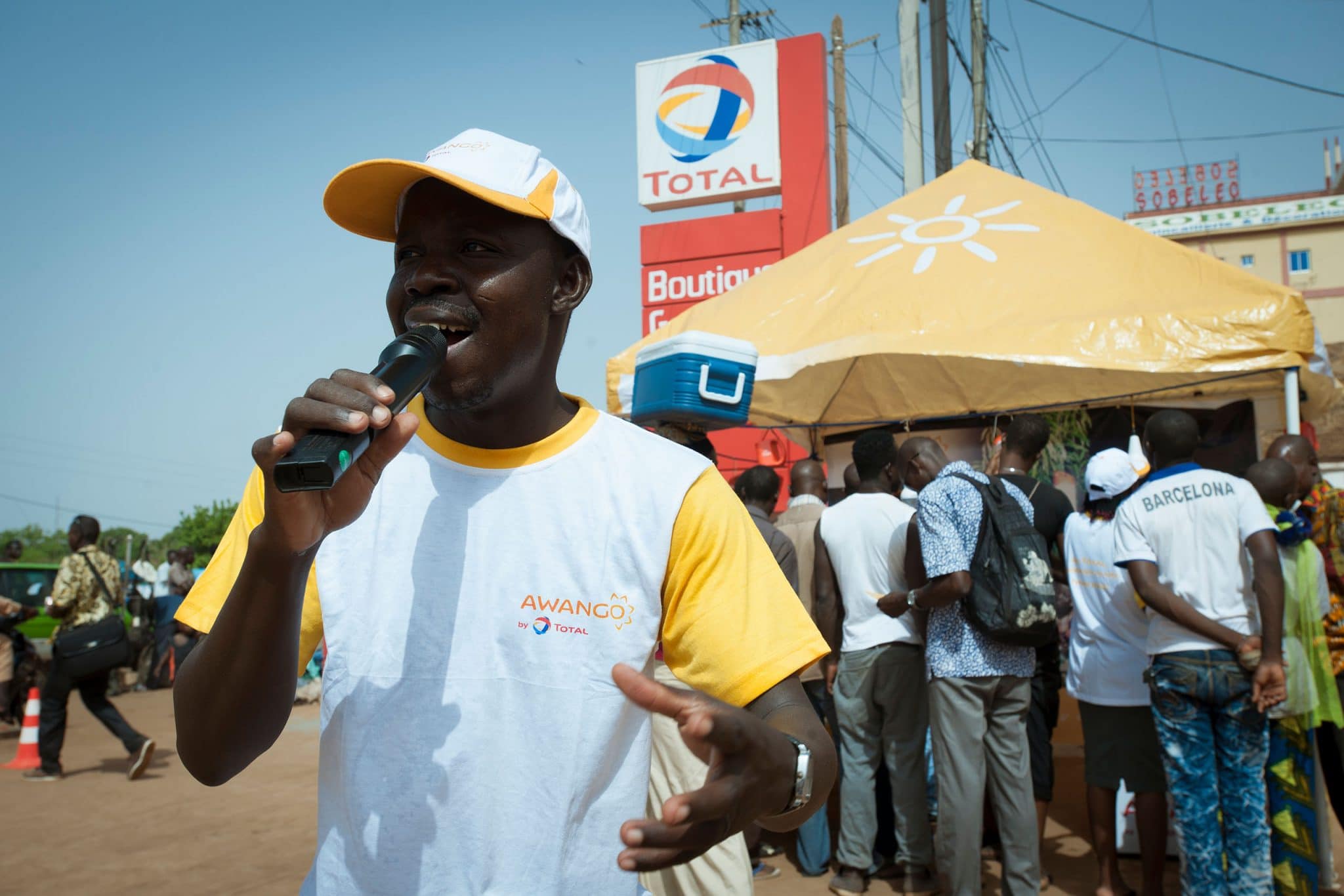Animation Awango avec les hotesses et les responsables Awango