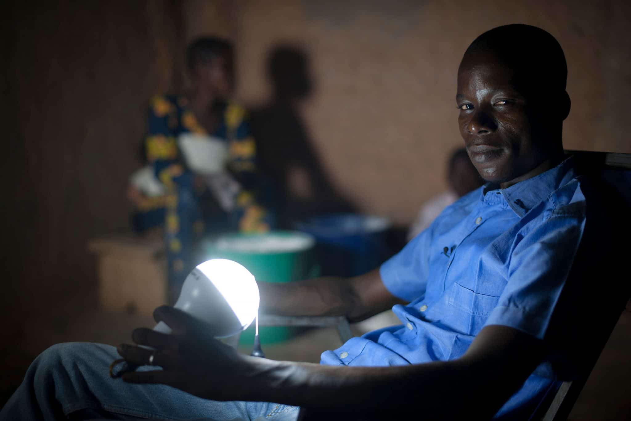 reportage photo pour Awango by TotalEnergies au Burkina Faso. solutions solaires pour faire progresser l'accès à l'énergie