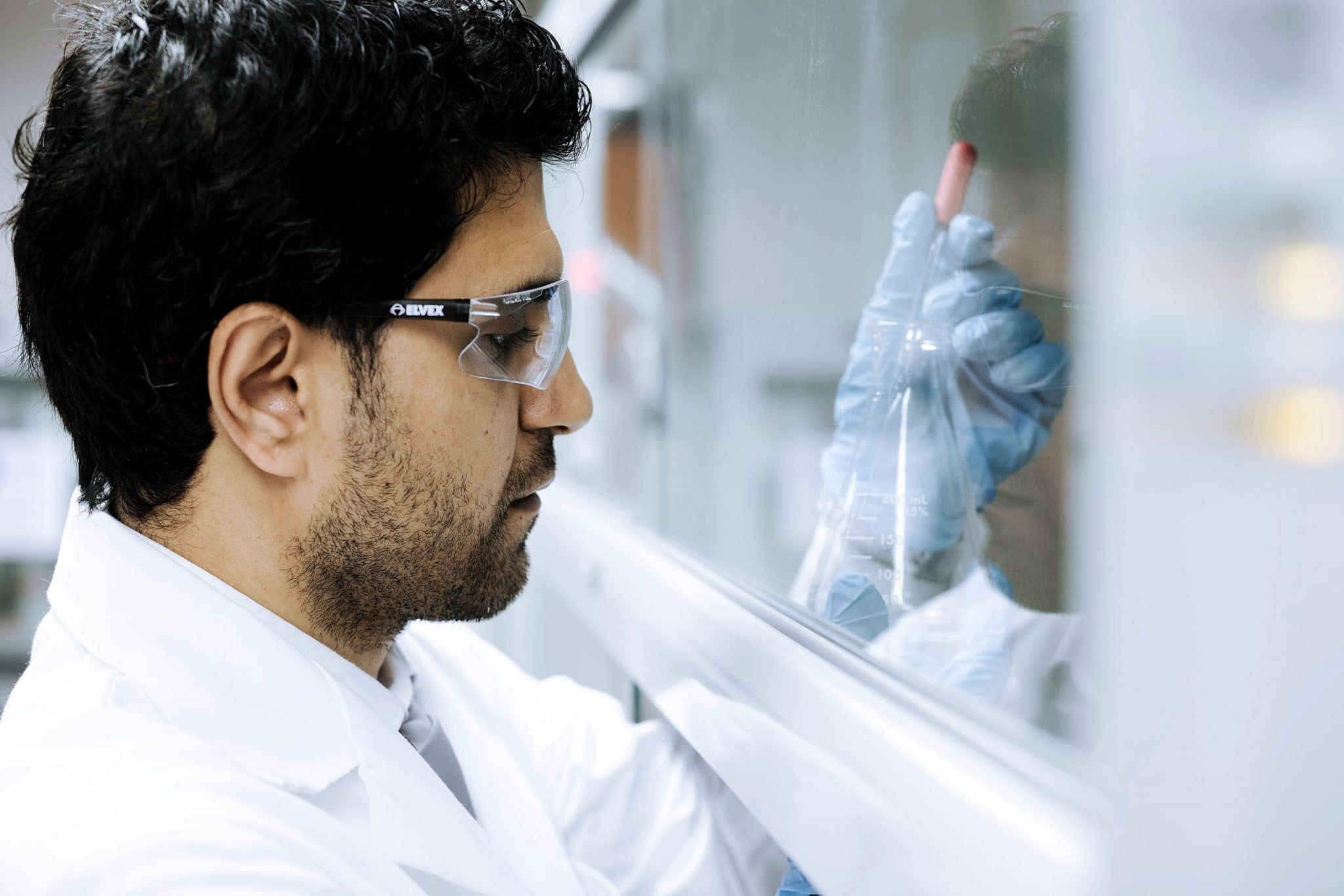 Reportage photo dans les laboratoires de recheche au Qatar pour TotalEnergies