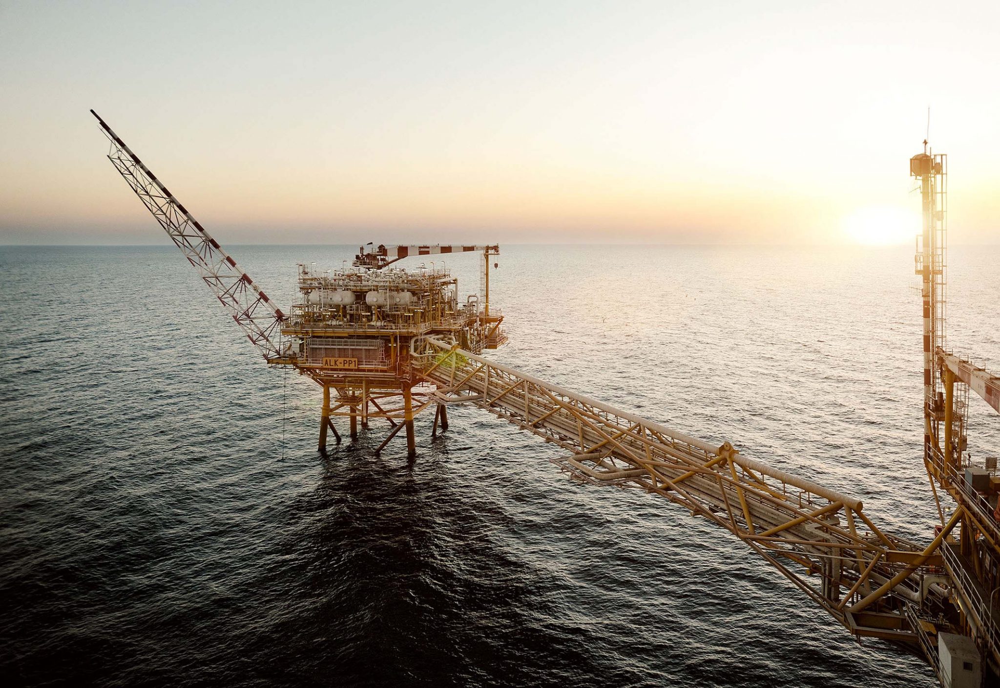 Rig Paragon L 1115 au large du qatar. Photographe à Paris certifié Basic Offshore Safety Induction and Emergency Training.