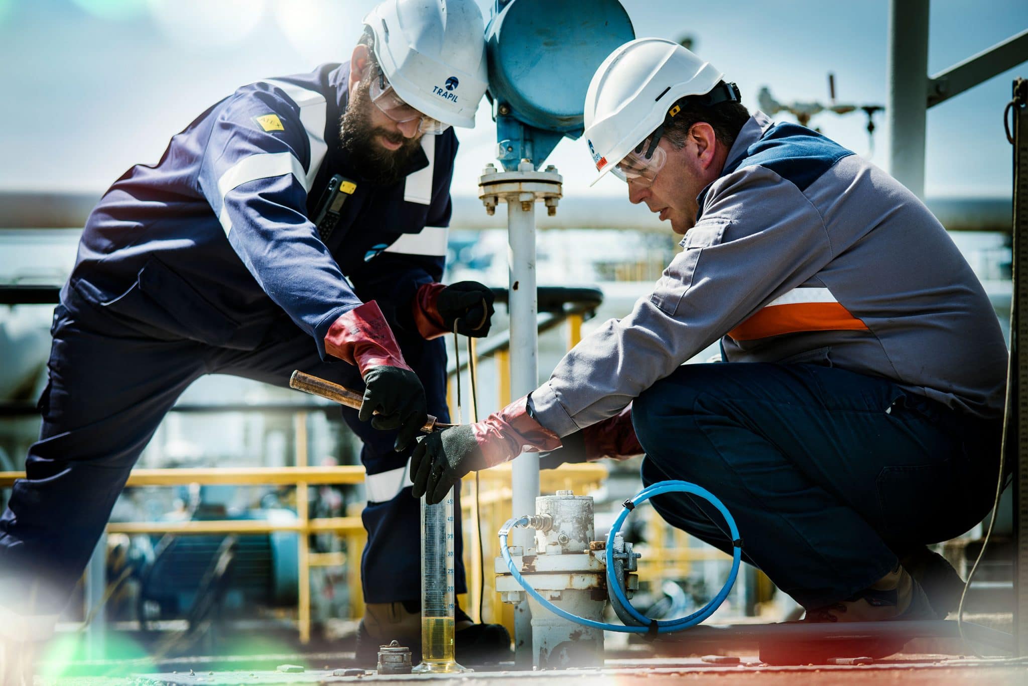 reportage photo industriel sur la maintenance et surveillance de réseaux de pipelines. Photographe industriel à Paris.