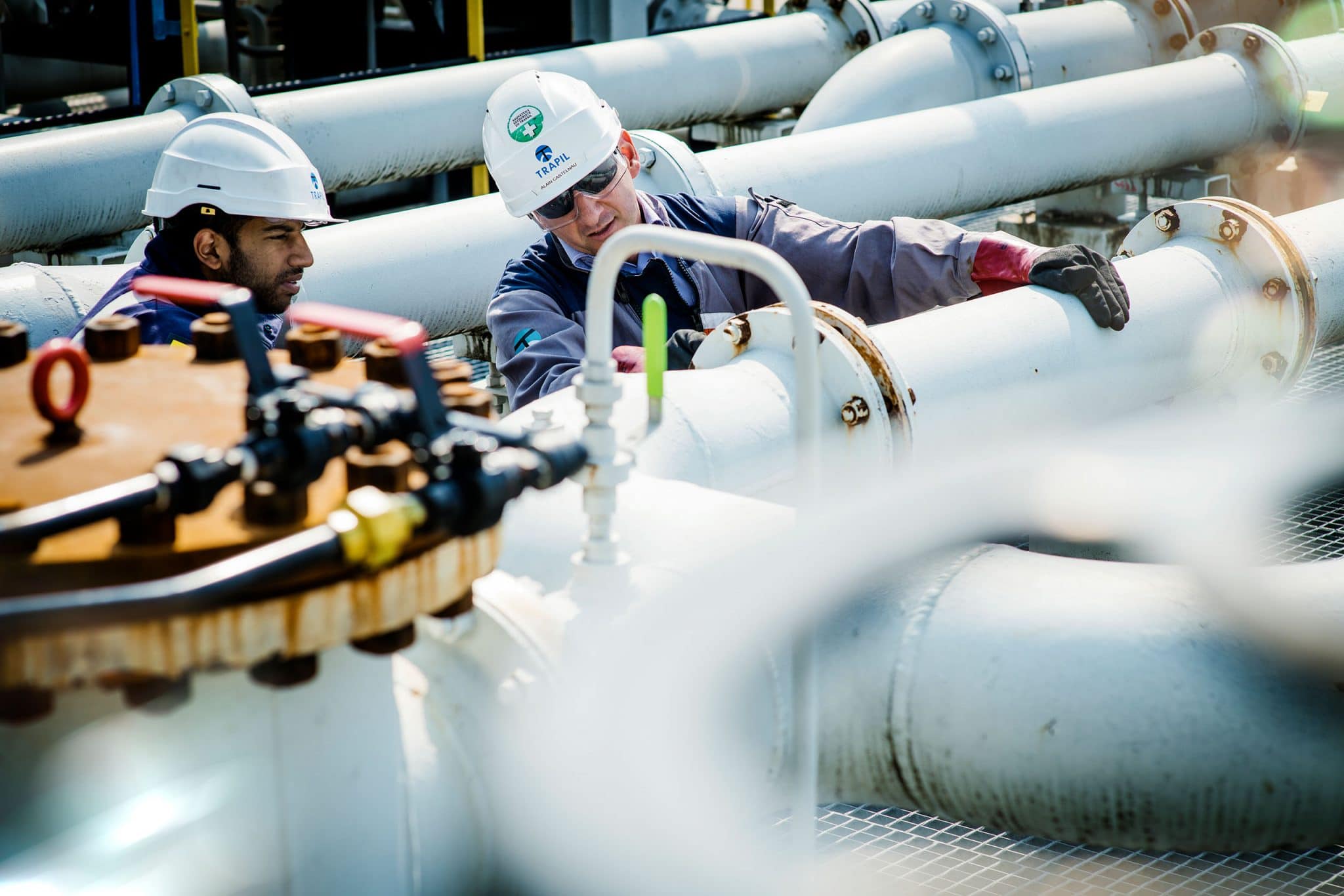 reportage photo par le photographe industriel Patrick Sordoillet sur la maintenance et surveillance de réseaux de pipelines
