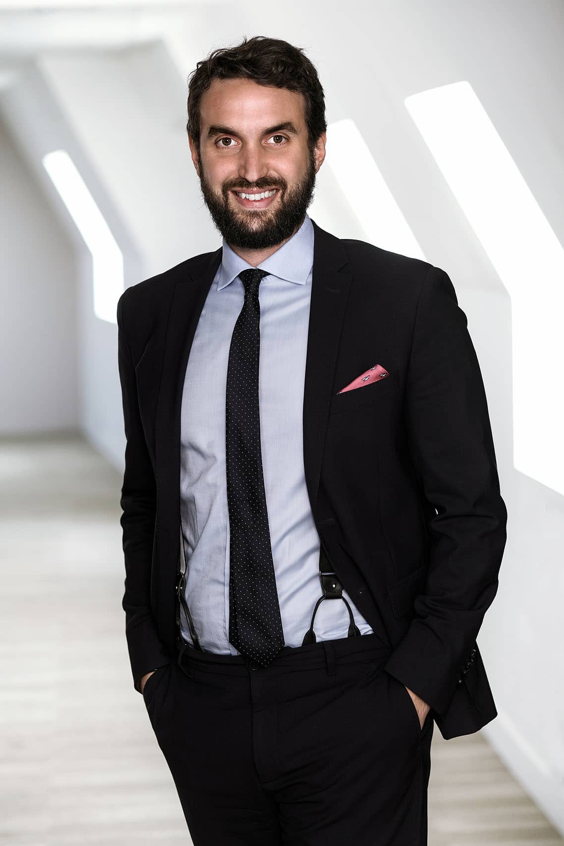 Trombinoscope corporate. Portrait corporate de Raphael LEONETTI pour le trombinscope de Cheuvreux