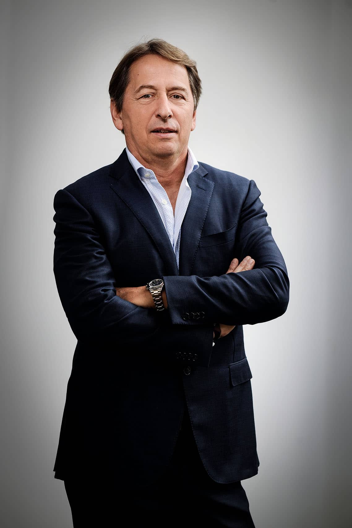 Trombinoscope professionnel portrait en entreprise à Paris. Portrait de Janyck Daudet pour le trombinoscope corporate du Club Med