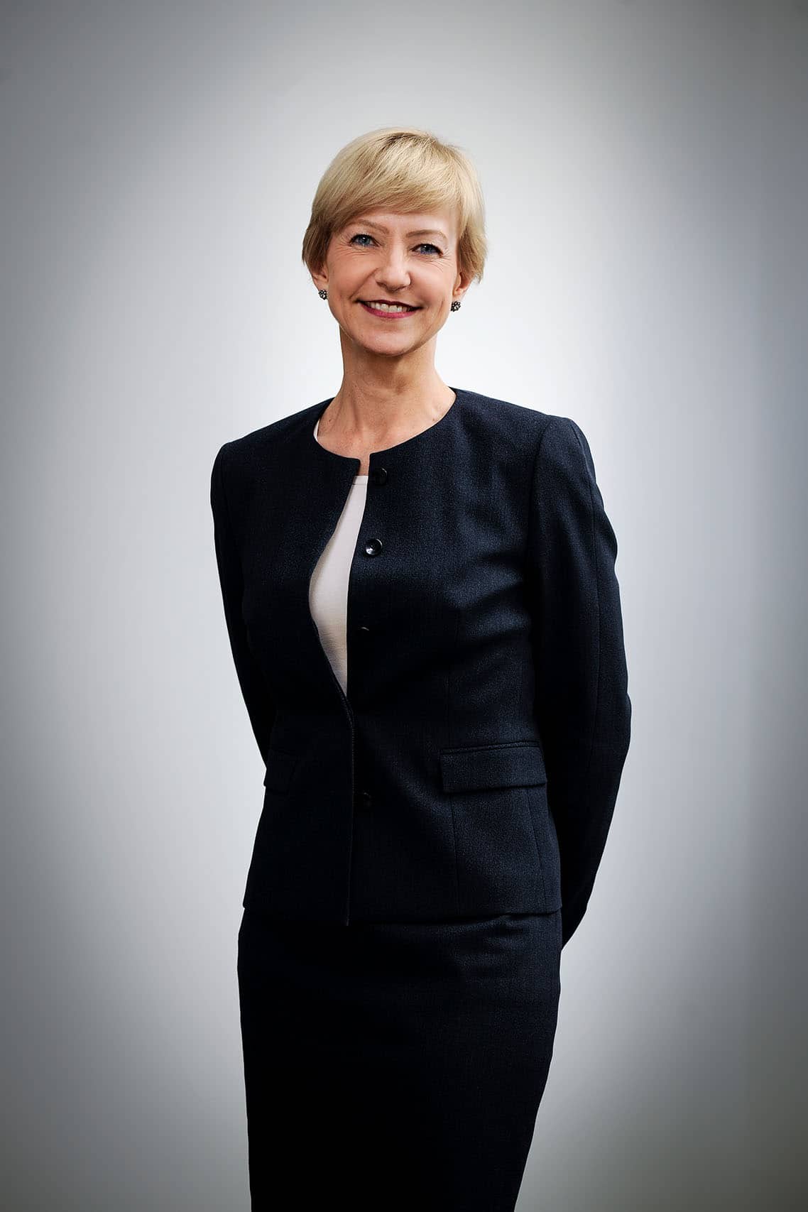 Photographe portraits et trombinoscope. Heidi Kunkel. portrait pour le trombinoscope du Club Med