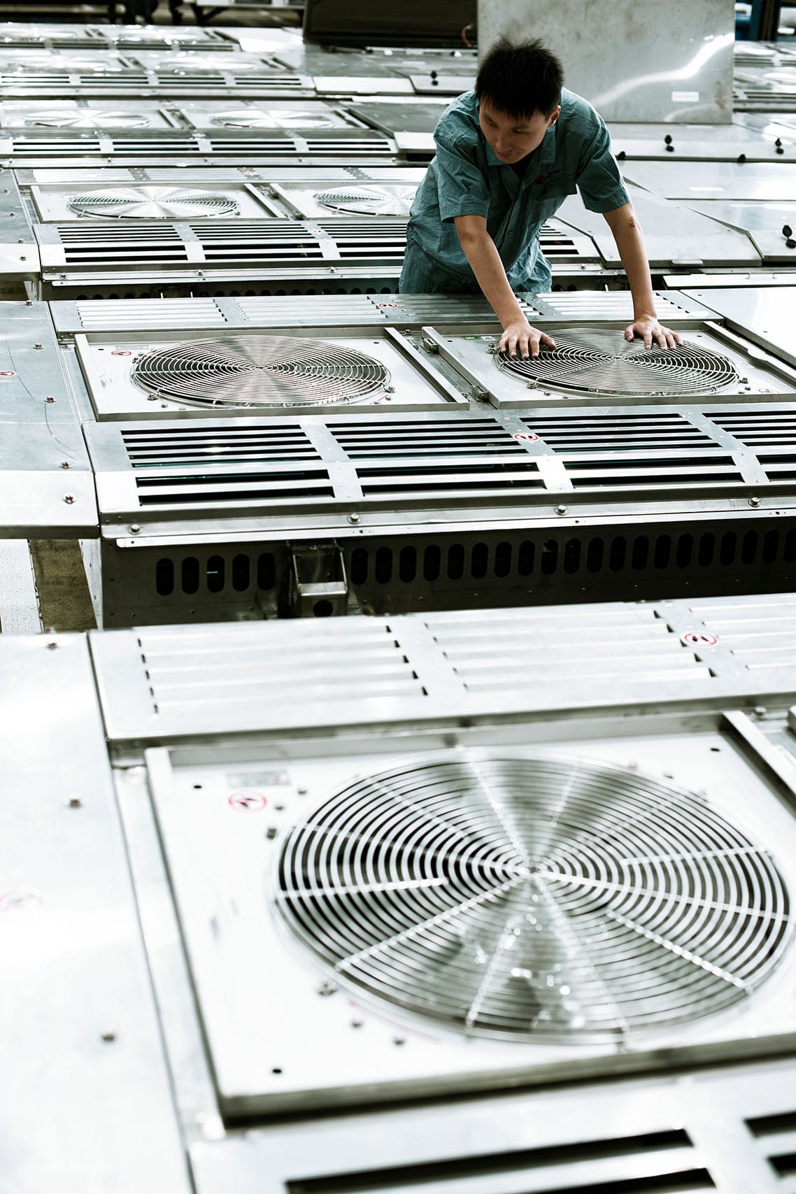 reportage photo du photographe Patrick Sordoillet en chine pour Wabtec corporation dans l'usine de Shanghaï