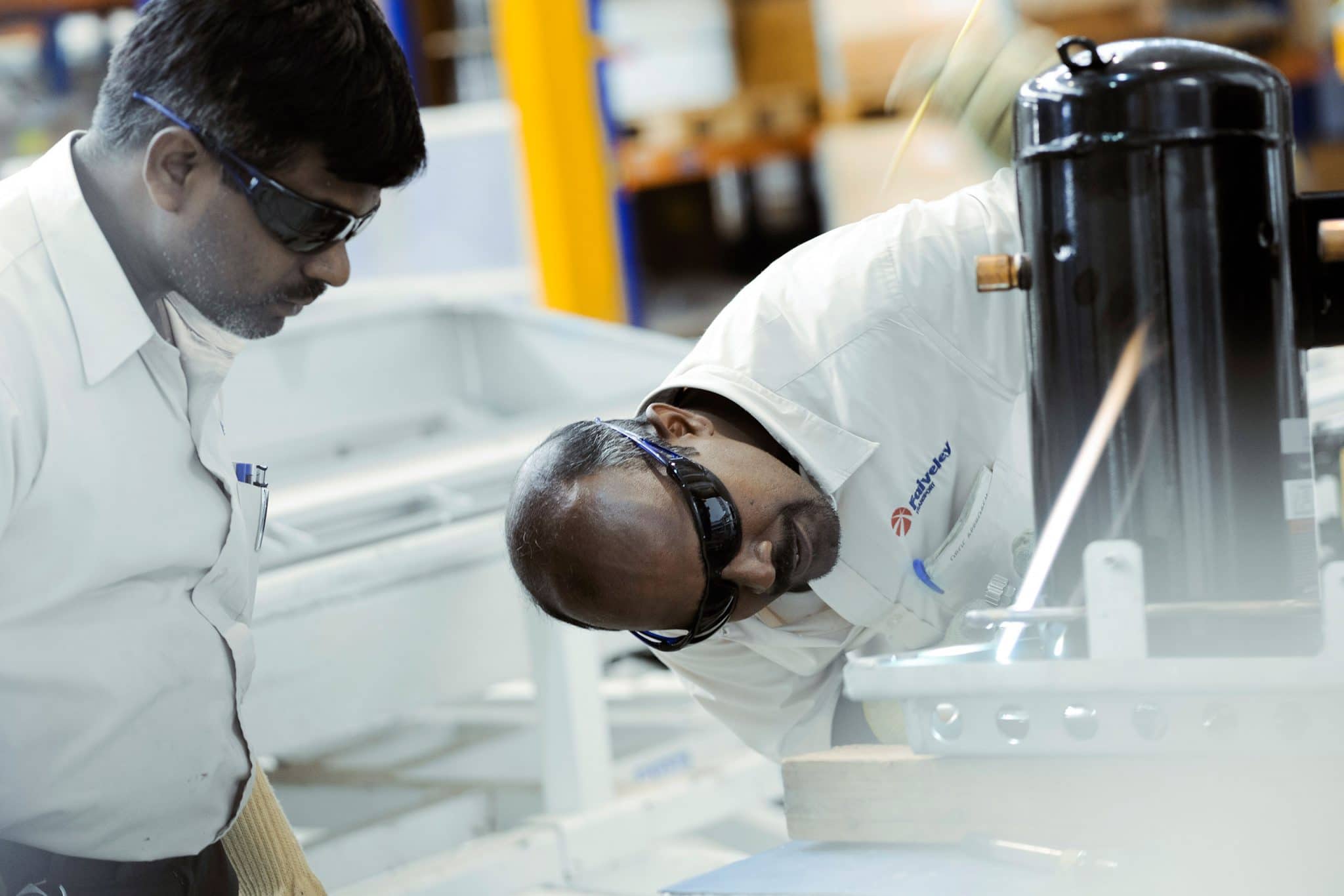 Ouvriers dans l'usine Wabtec d'Hosur en Inde