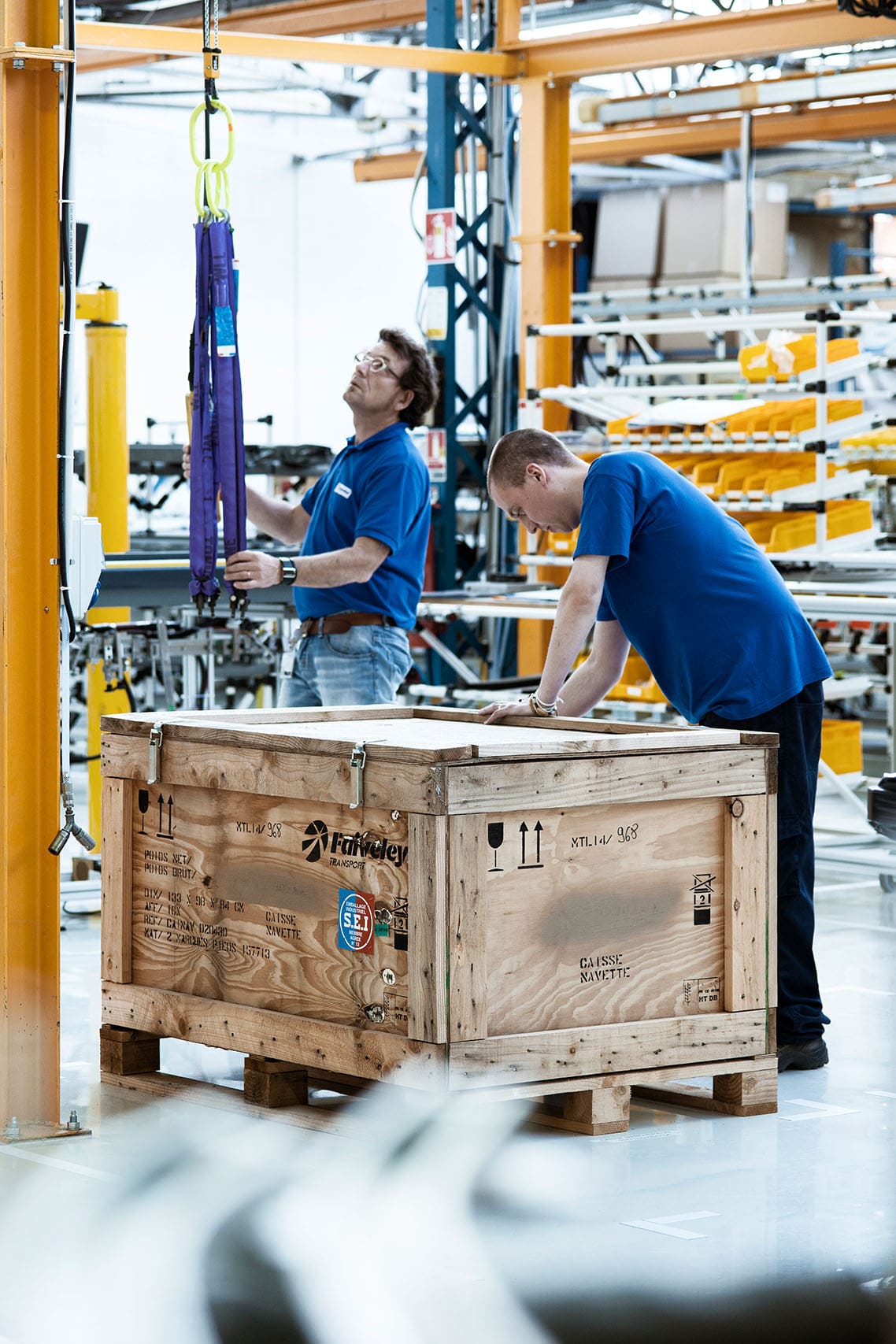 Préparation logistique d'une caisse de transport chez Wabtec
