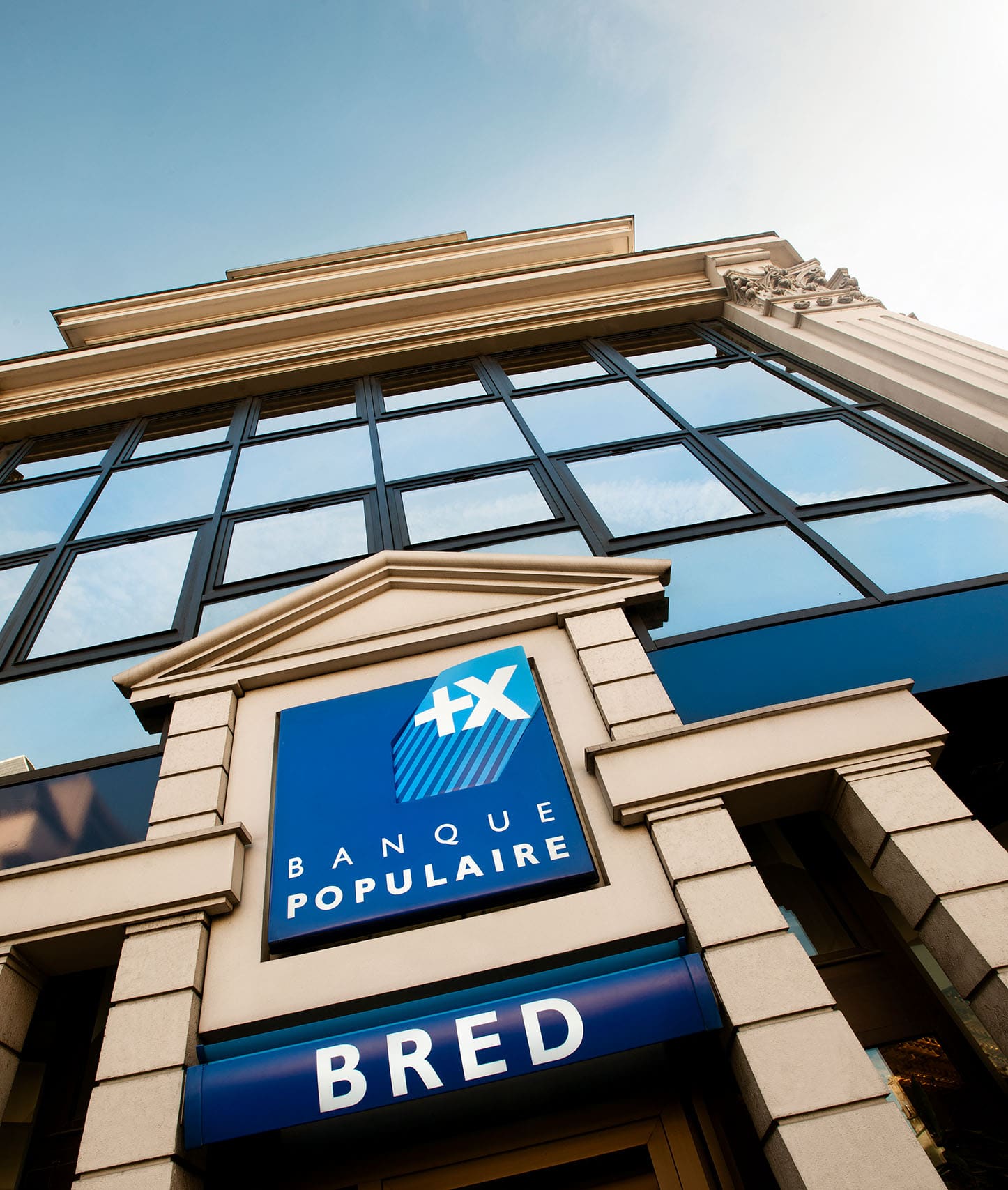 BRED banque populaire, façade d'une banque, reportage photo pour le rapport annuel