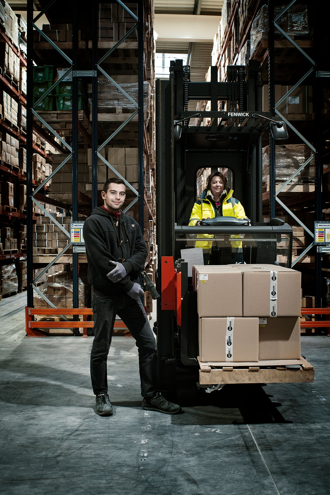 Portrait d'ouvriers dans le hangar logistique chez Thirard
