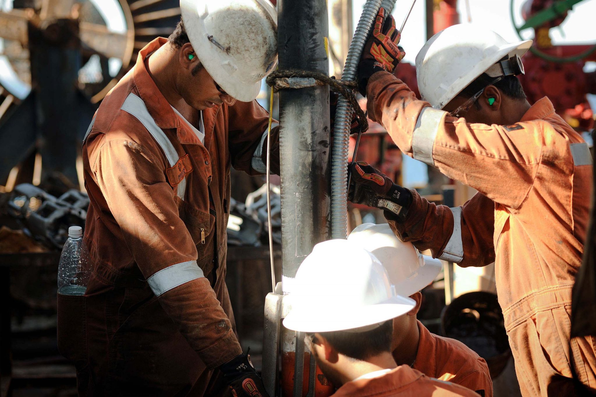 Puit de forage Sur plateforme pétrolière pour TotalEnergies au Qatar. Photographe industriel à Paris certifié BOSIET & HUET