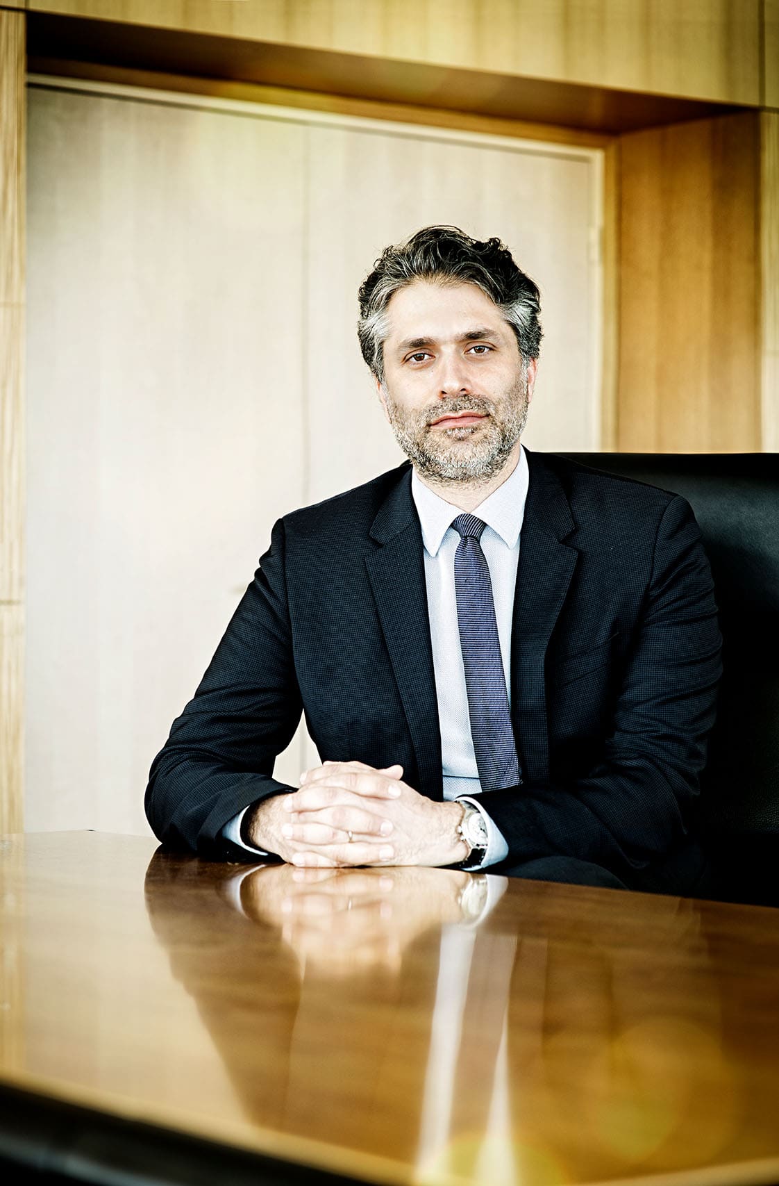 Portrait en situation du PDG Omar Joseph Baroud pour OGER International