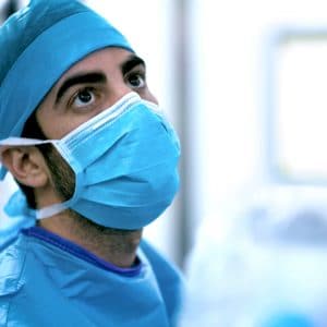 Santé, photo médicale au bloc opératoire avec chirurgien
