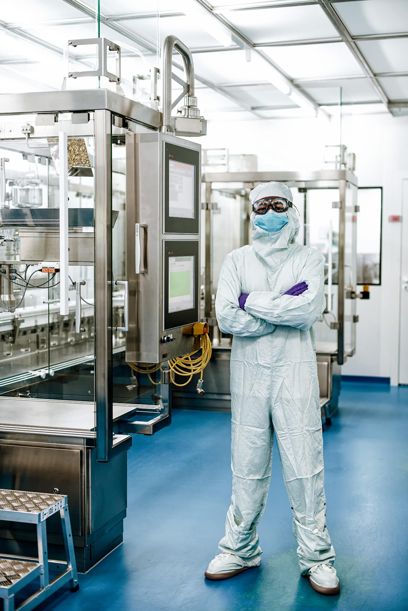 Septodont. Portrait homme sur site industriel.