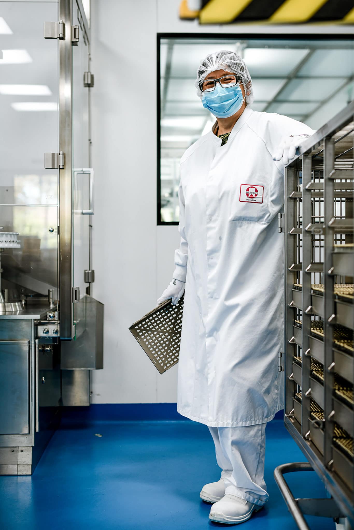 Reportage photo professionnel dans une usine. Septodont.