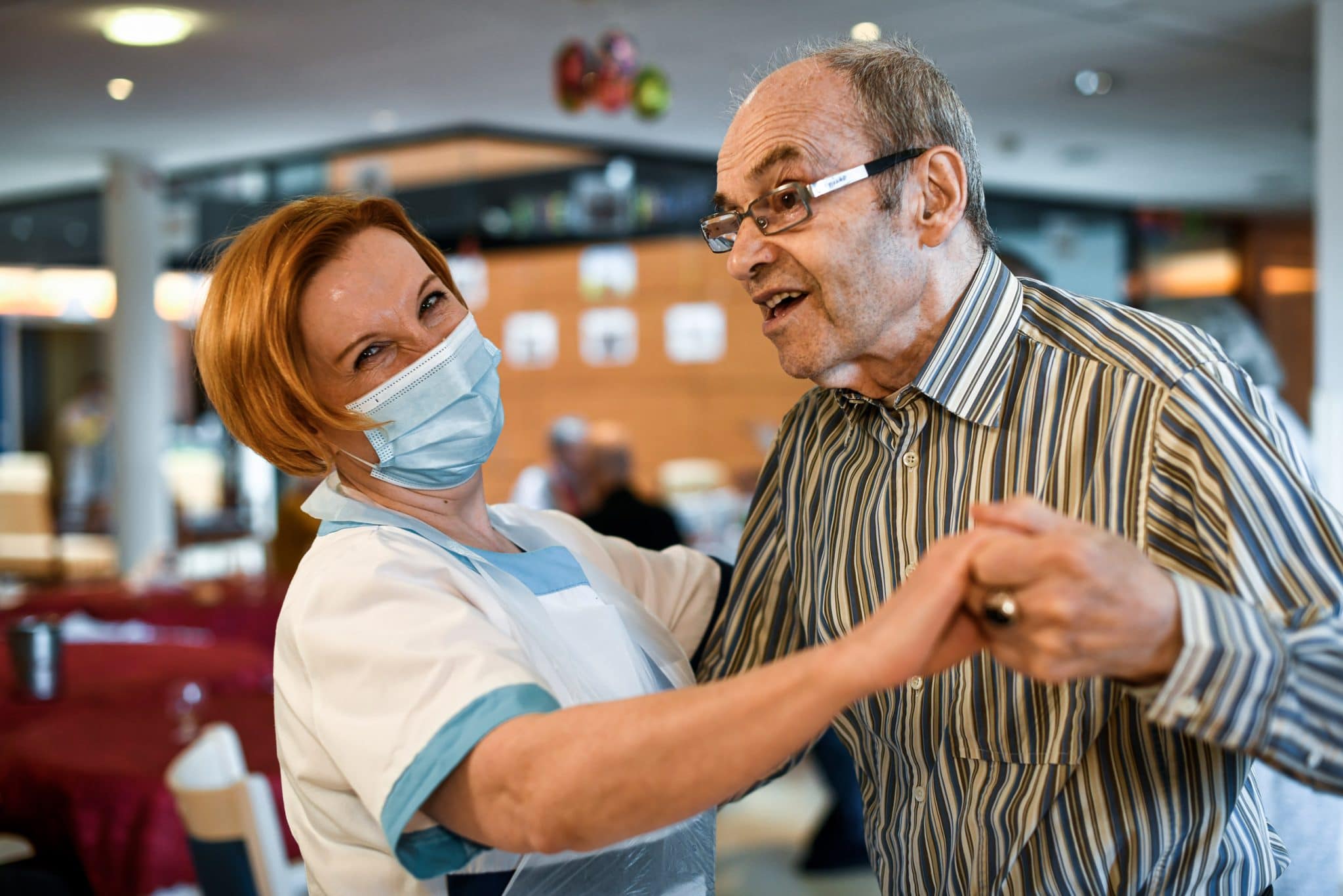 EHPAD Sainte Emilie. Animation en Unité Alzheimer (UVP). Reportage photographe Santé en Ehpad.