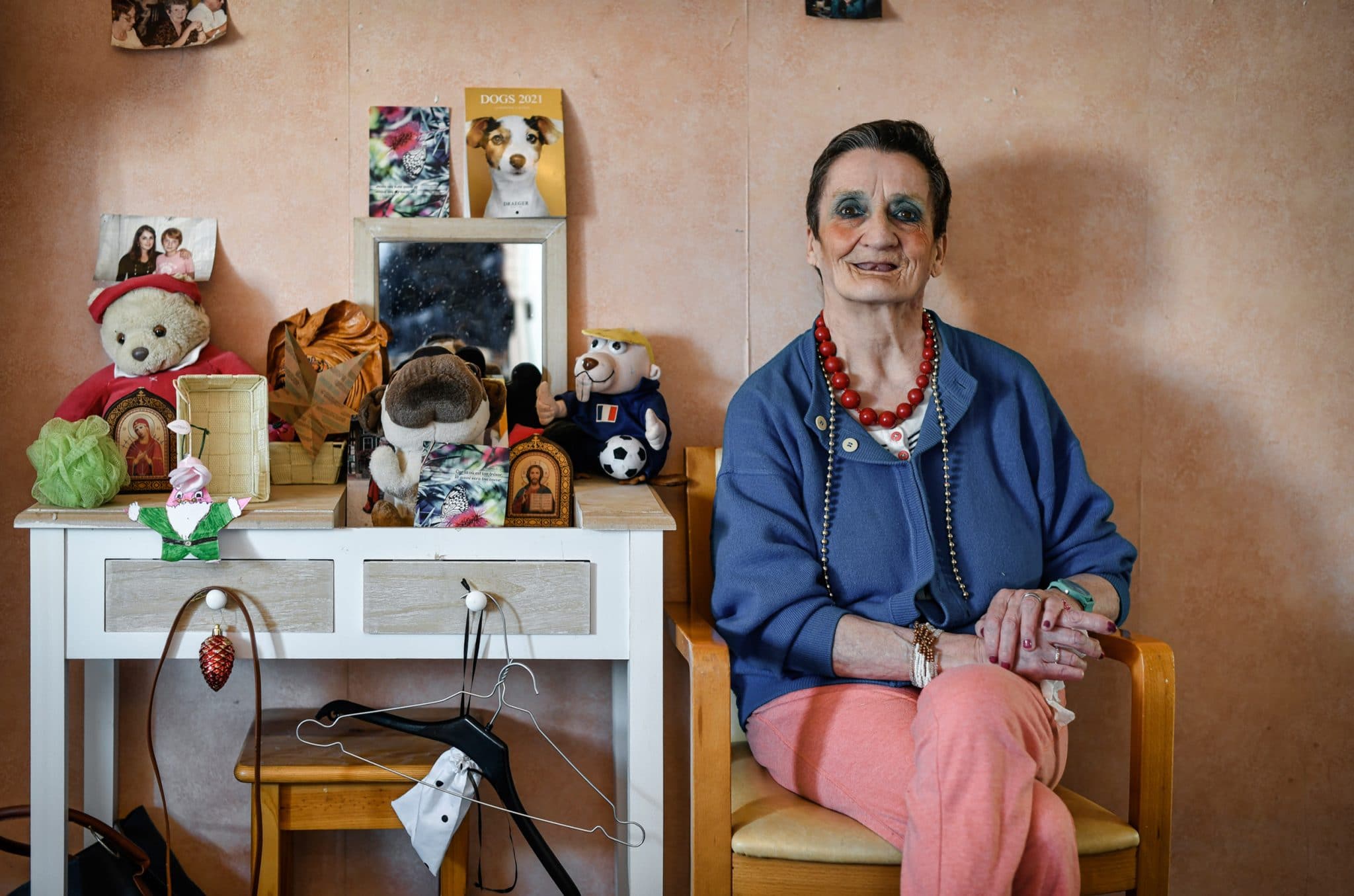 EHPAD Les Marronniers. Portrait d'une résidente en Unité d'Hebergement Renforcée. Reportage professionnel Santé à Paris.
