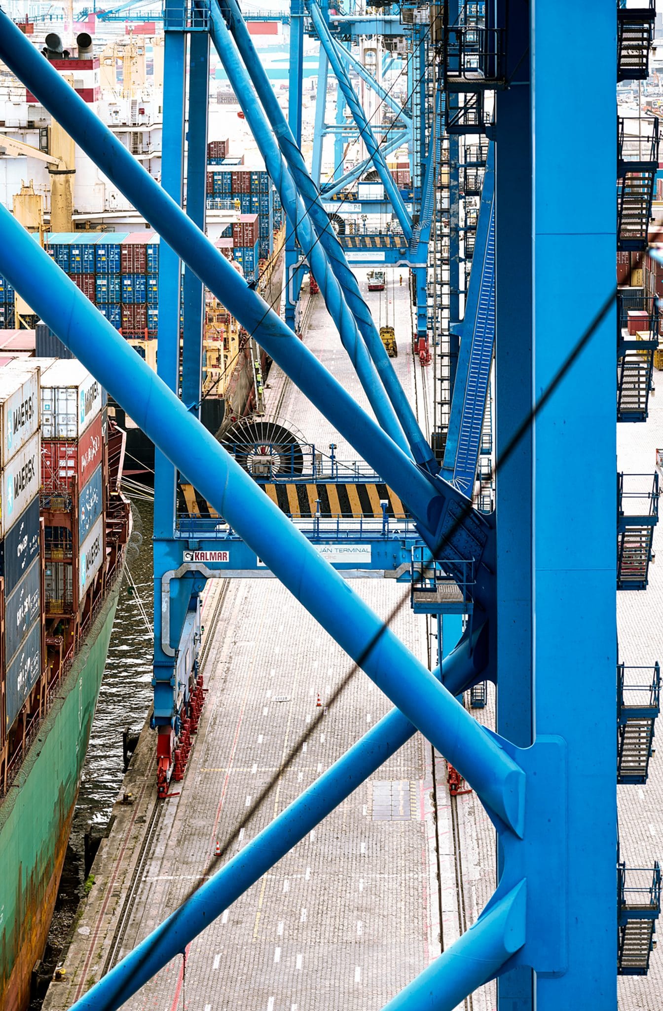 Photographe sur les docks. Bolloré Logistics.