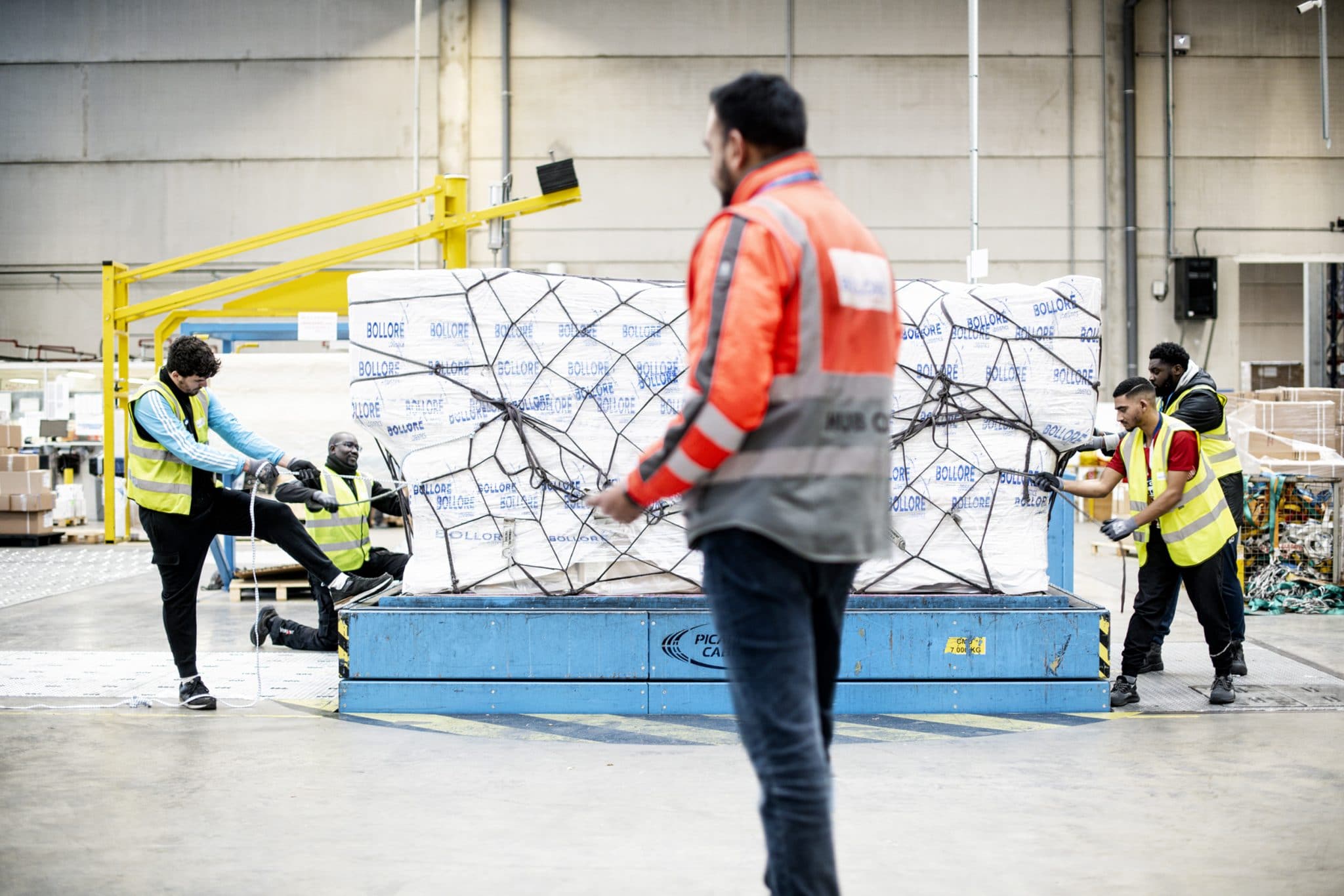 Reportage entrepôt logistique. Bolloré Transport & Logistics.