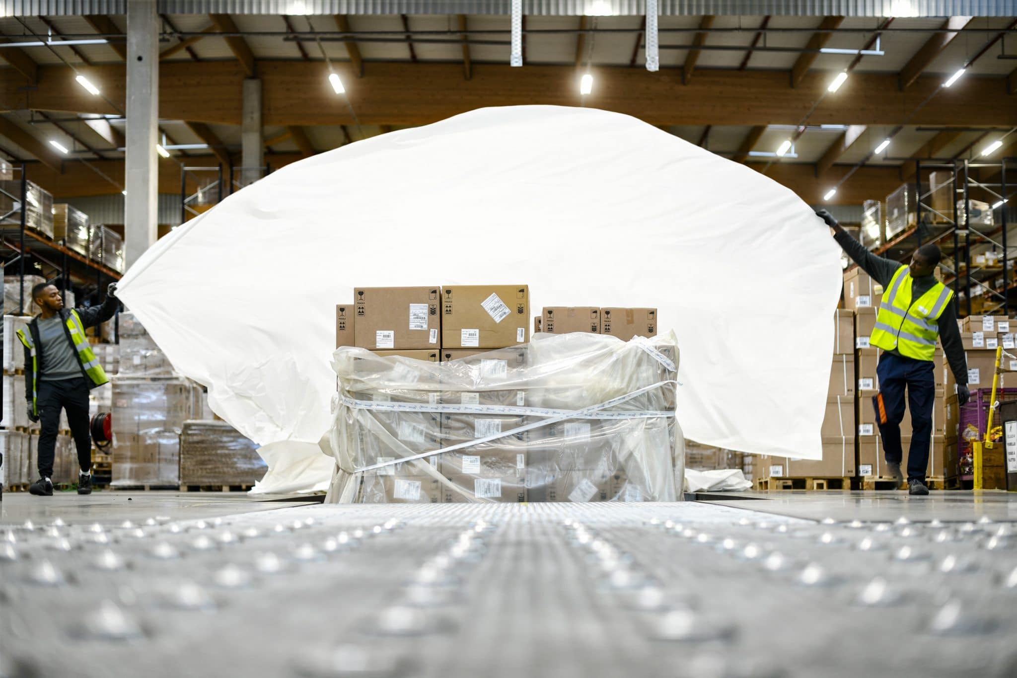 Photographe plateforme logistique. Bolloré Transport & Logistics.