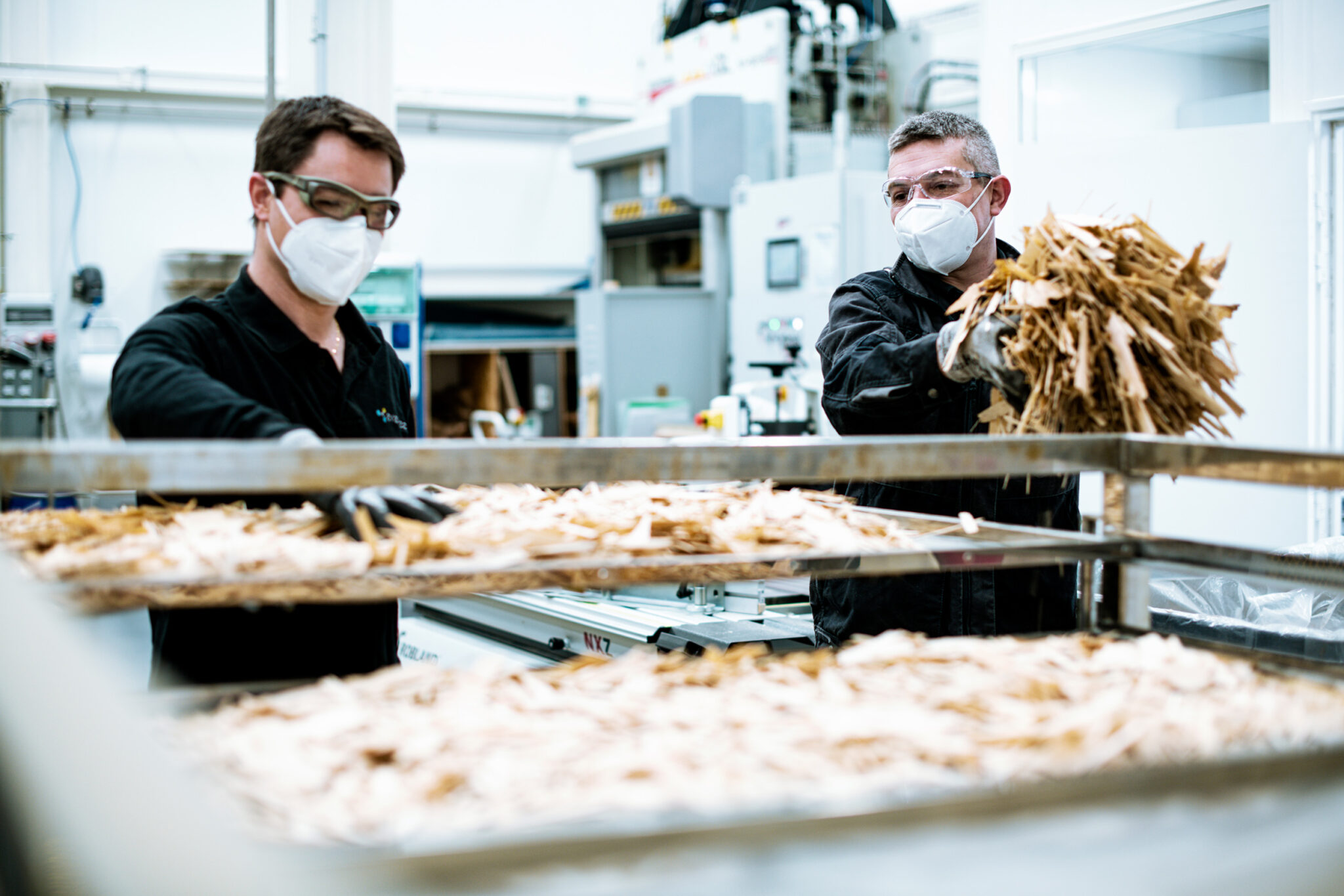 Reportage photo dans une usine. Evertree, la première résine végétale performante, saine et disponible à grande échelle.