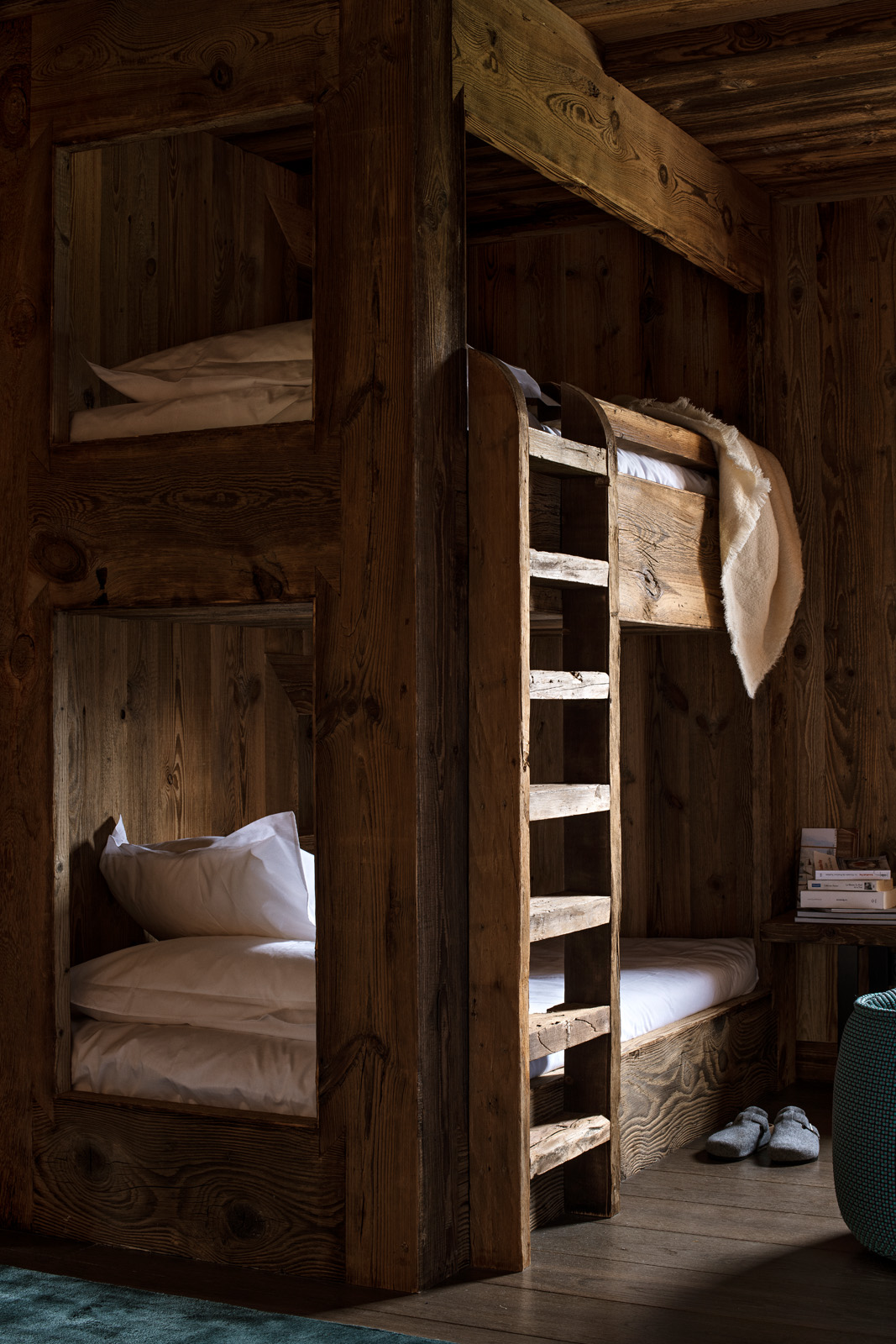 Lodge Les Murailles à Manigod. Photographe magazine décoration d’intérieur à Paris.