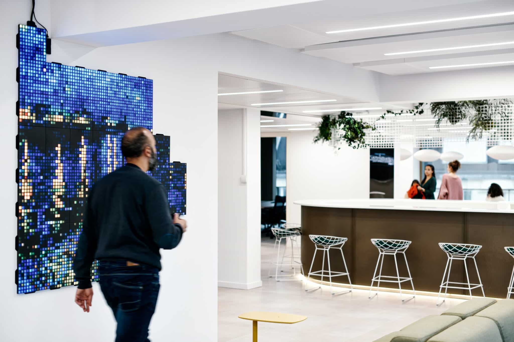 Photographe en entreprise à Paris. Dans les locaux de la start up Unowhy.