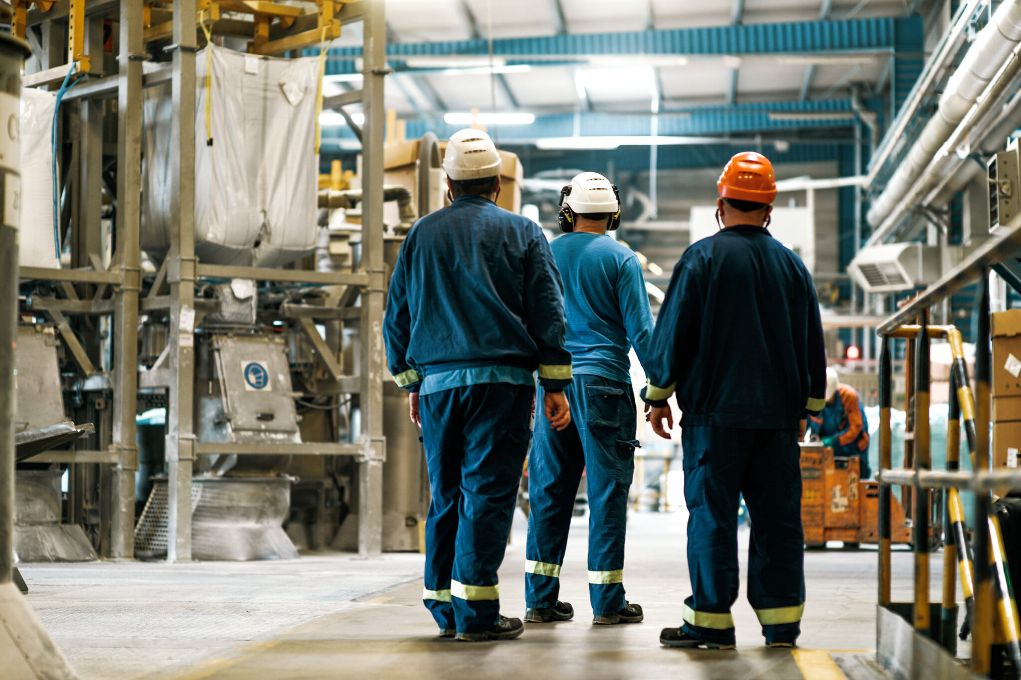 Caring is our formula. DOMO Chemicals, production de Nylon 6 et intermédiaires. Photographe en usine de pétrochimie.