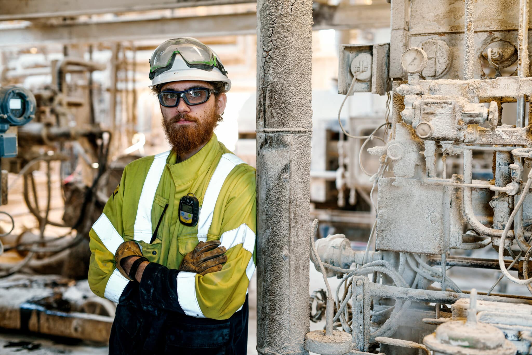 Portrait homme sur site industriel de Fibre Excellence à Tarascon.
