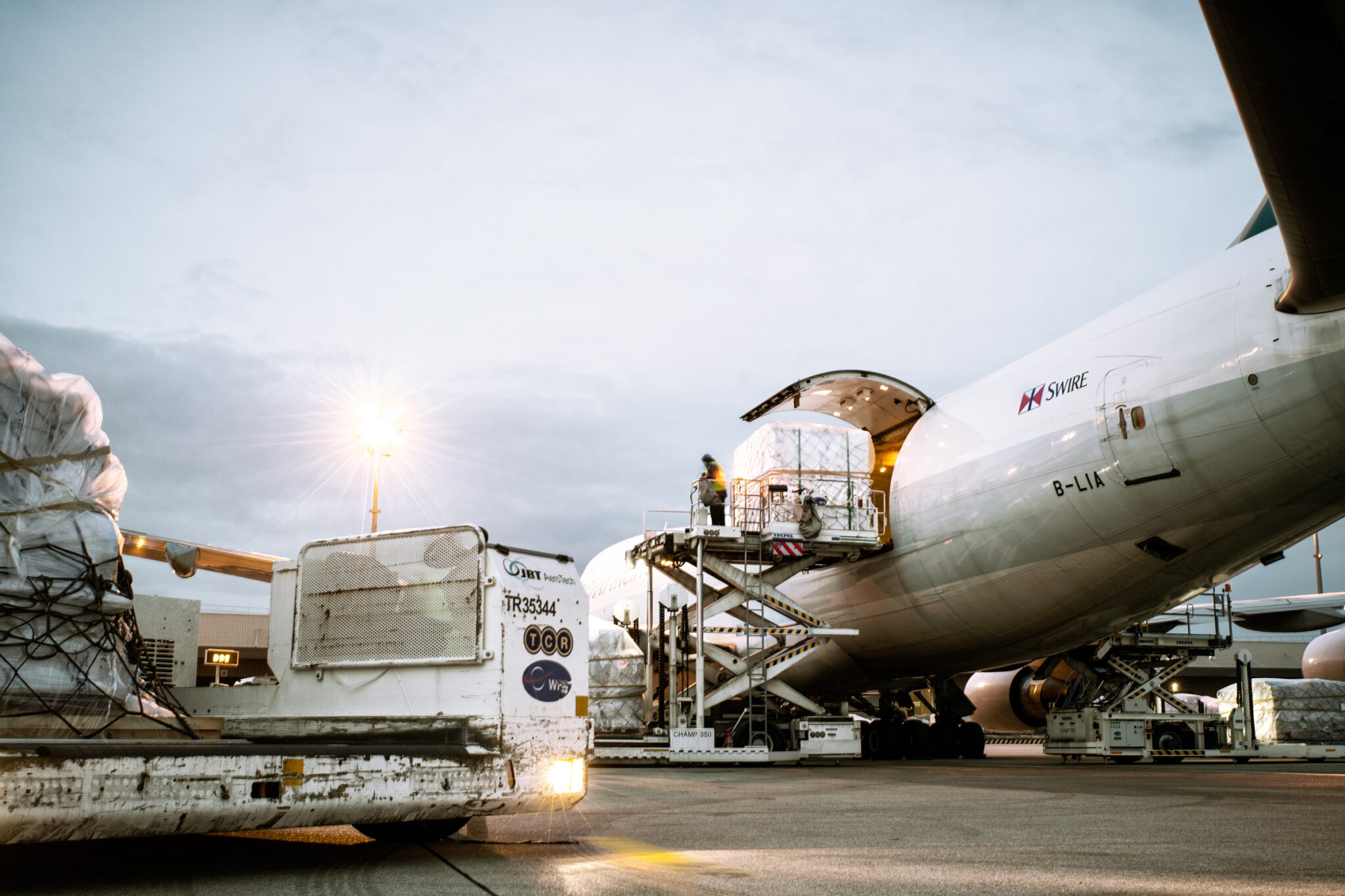 avion cargo aéronautique. reportage photo.