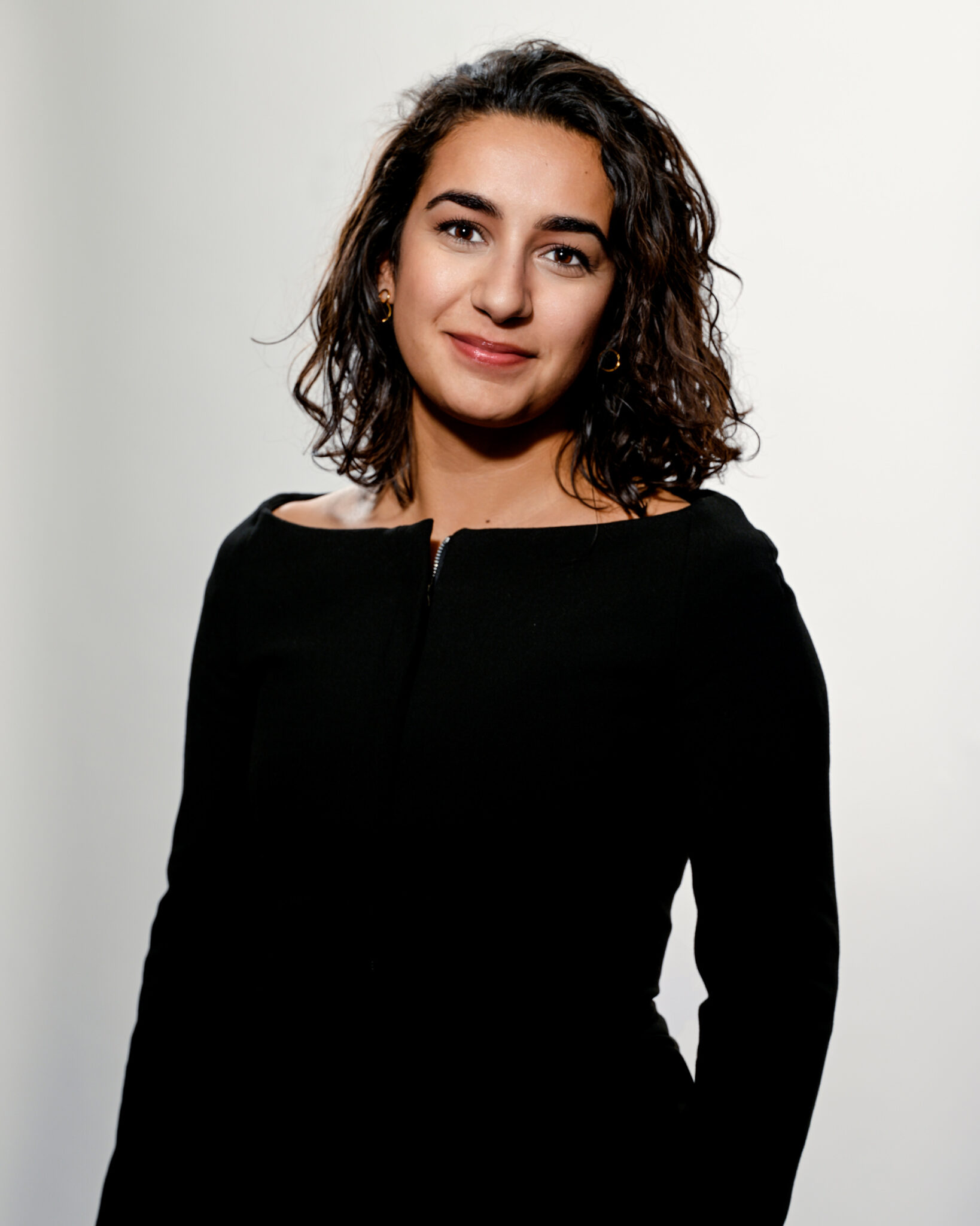 Droit public des affaires. Portrait de Gülten Parlak. cabinet d'avocats associés.