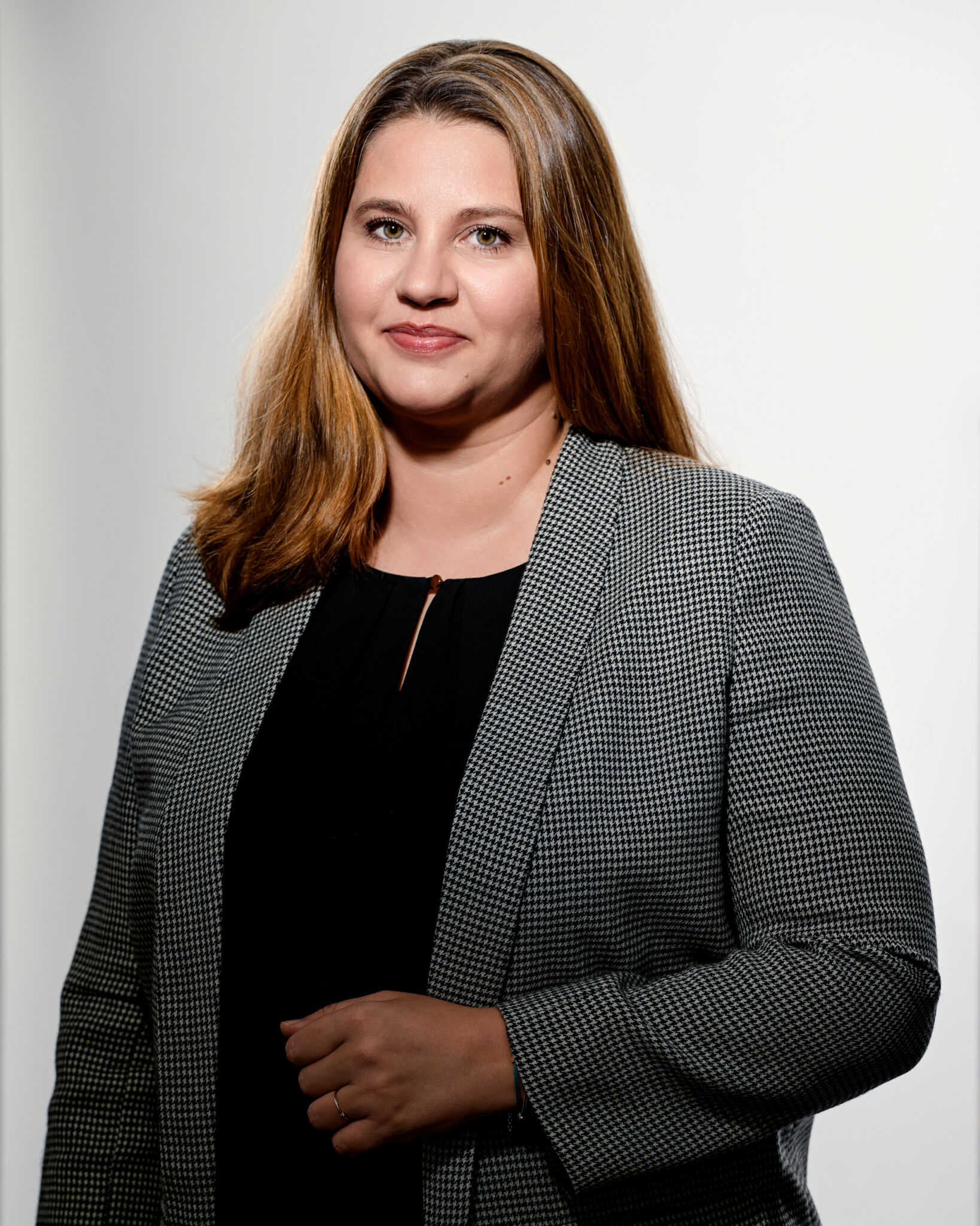 Avocate droit immobilier. Portrait de Davina Susini-Laurenti pour Anders Avocats.