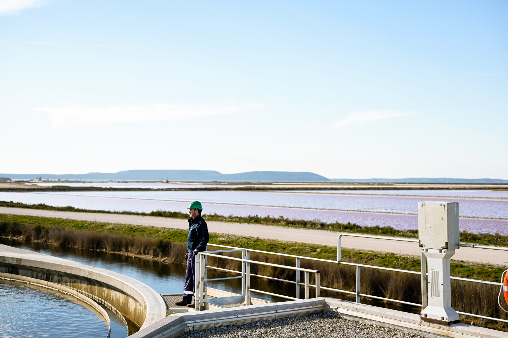 Station d'épuration des eaux usées de la SAUR en région PACA.