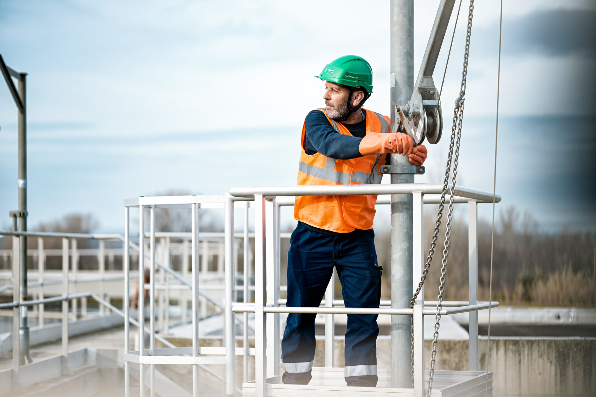Opération de maintenance des bassins de la STEP de Valréas pour la SAUR.