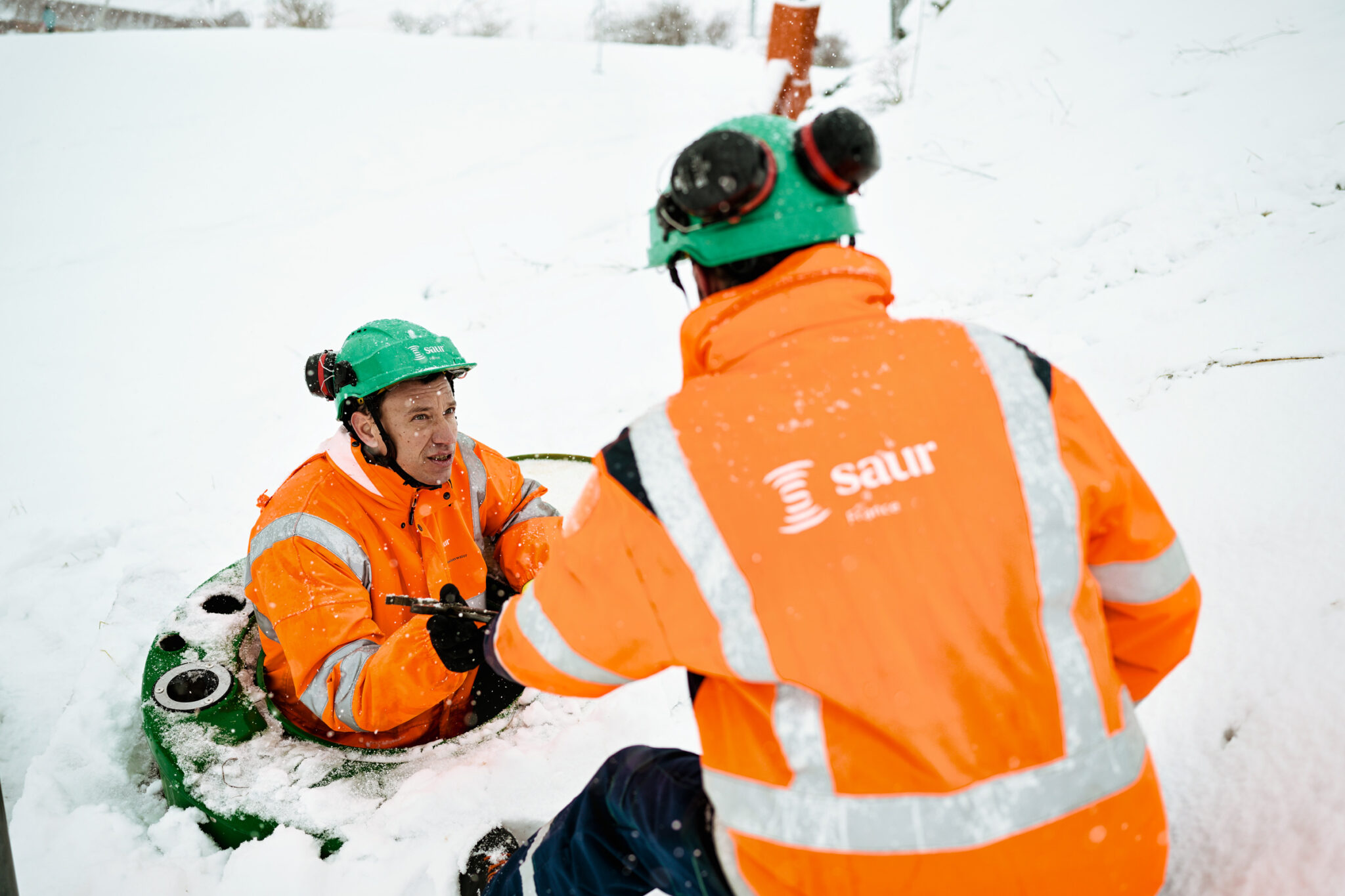 Station de ski les Orcières. Maintenance par la SAUR sur le réseau d'eau potable.