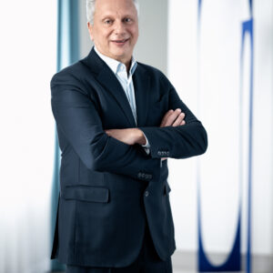 Capgemini; Aiman Ezzat directeur général de Capgemini. Photographe corporate à Paris; Patrick Sordoillet photographe portrait corporate
