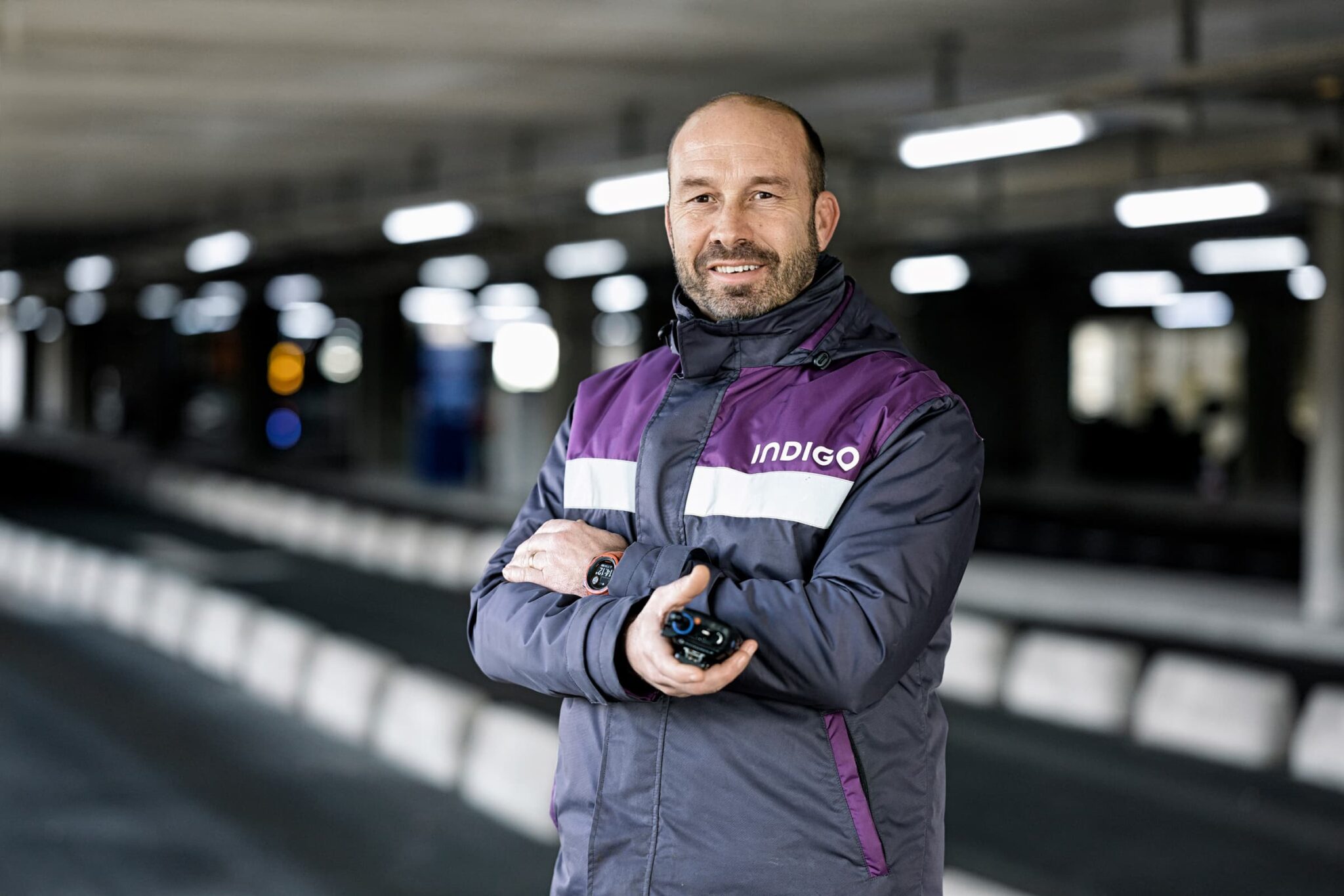Portrait d'un employé du groupe Indigo dans un parking de Bordeaux