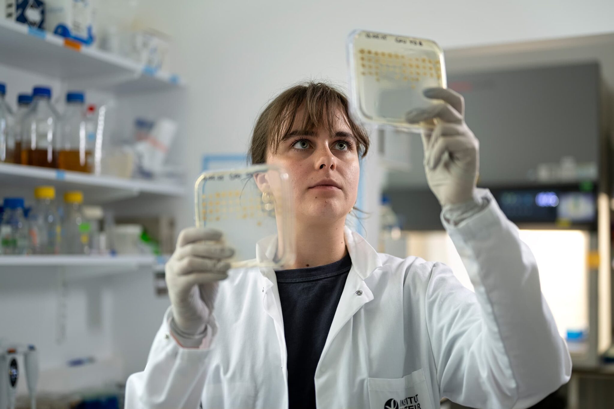 Une jeune chercheuse de l'institut Pasteur